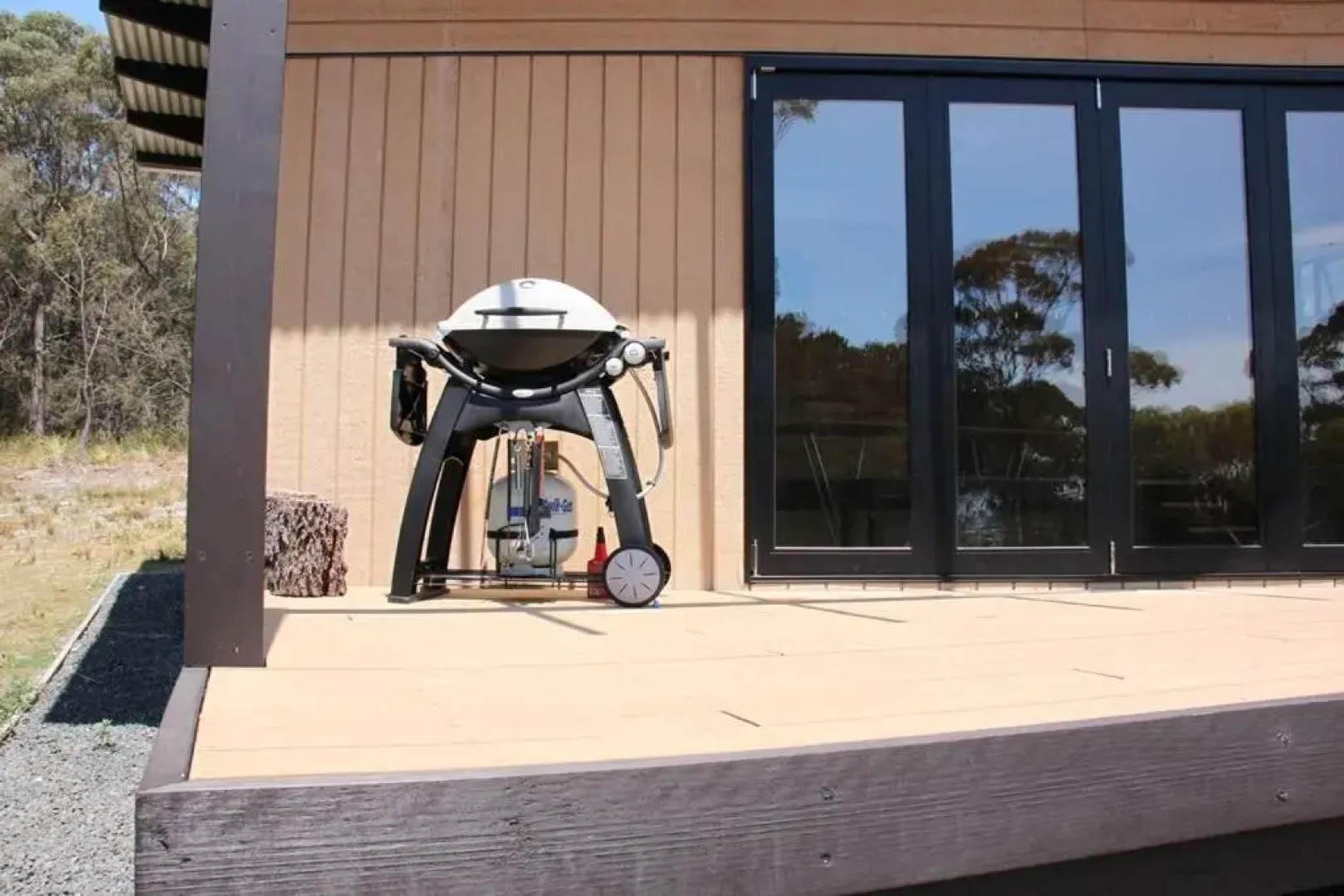 BAY OF FIRES ECO HUT off grid experience at Binalong Bay