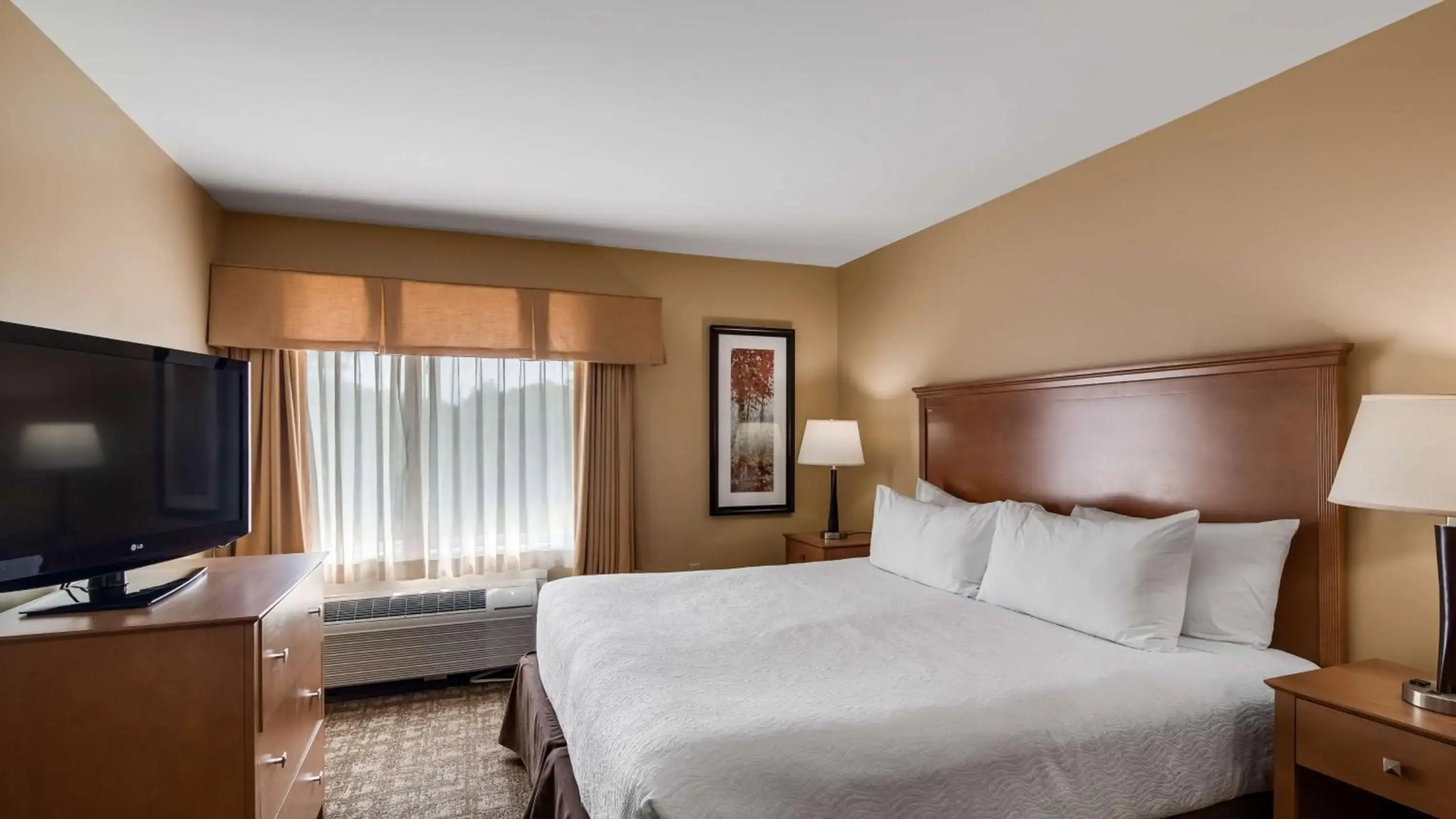 Best Western Plus Windjammer Inn & Conference Center