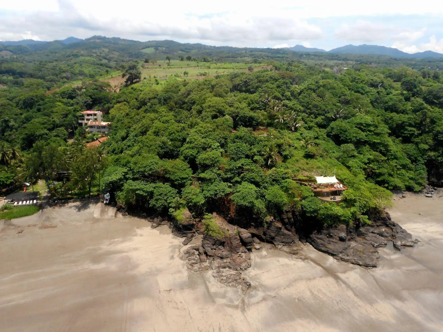 Las Flores Resort