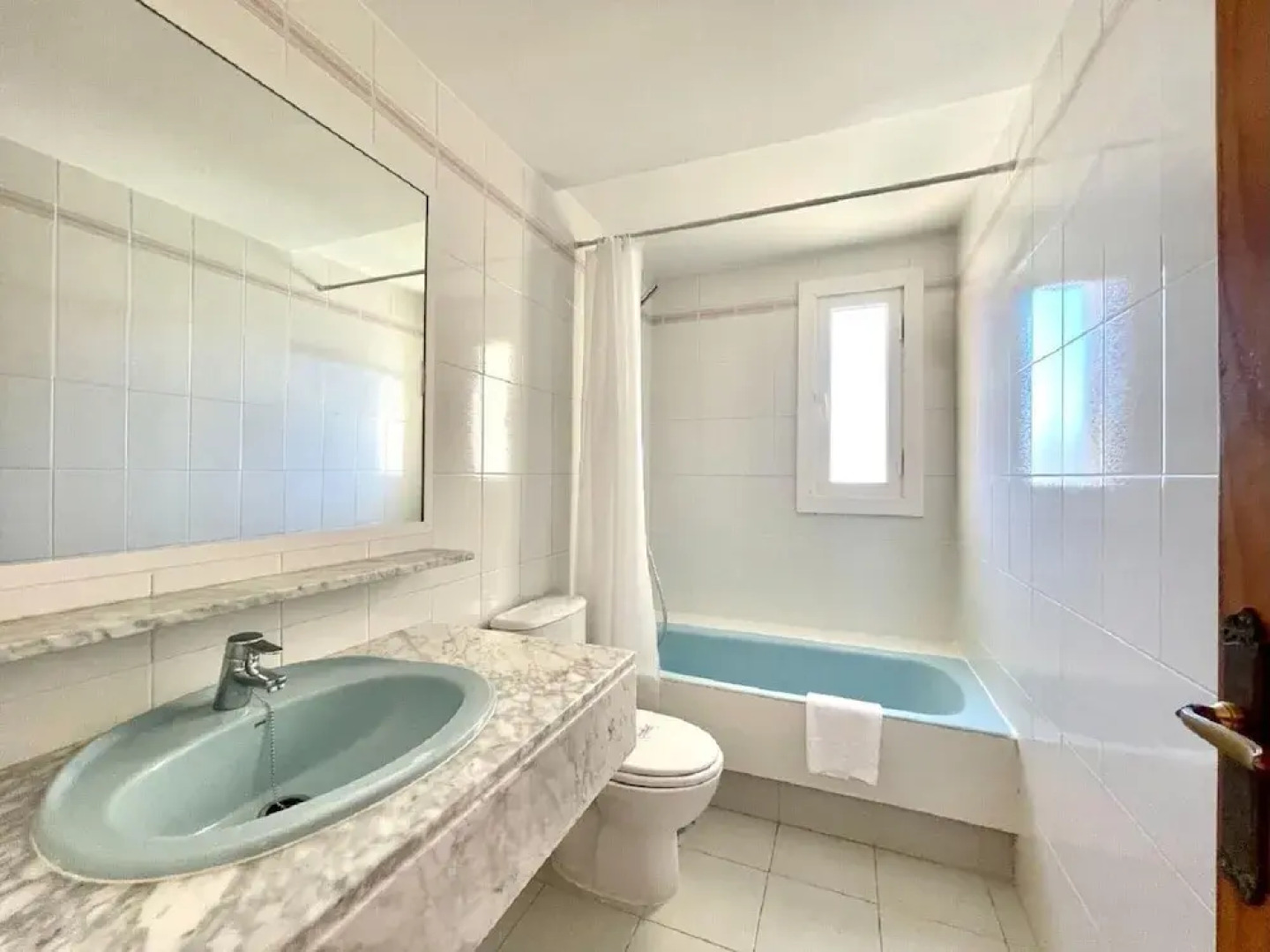 Apartment in Roquetas Near the Beach