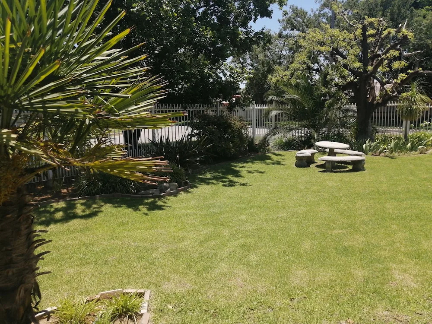 Thatchers Guest Rooms