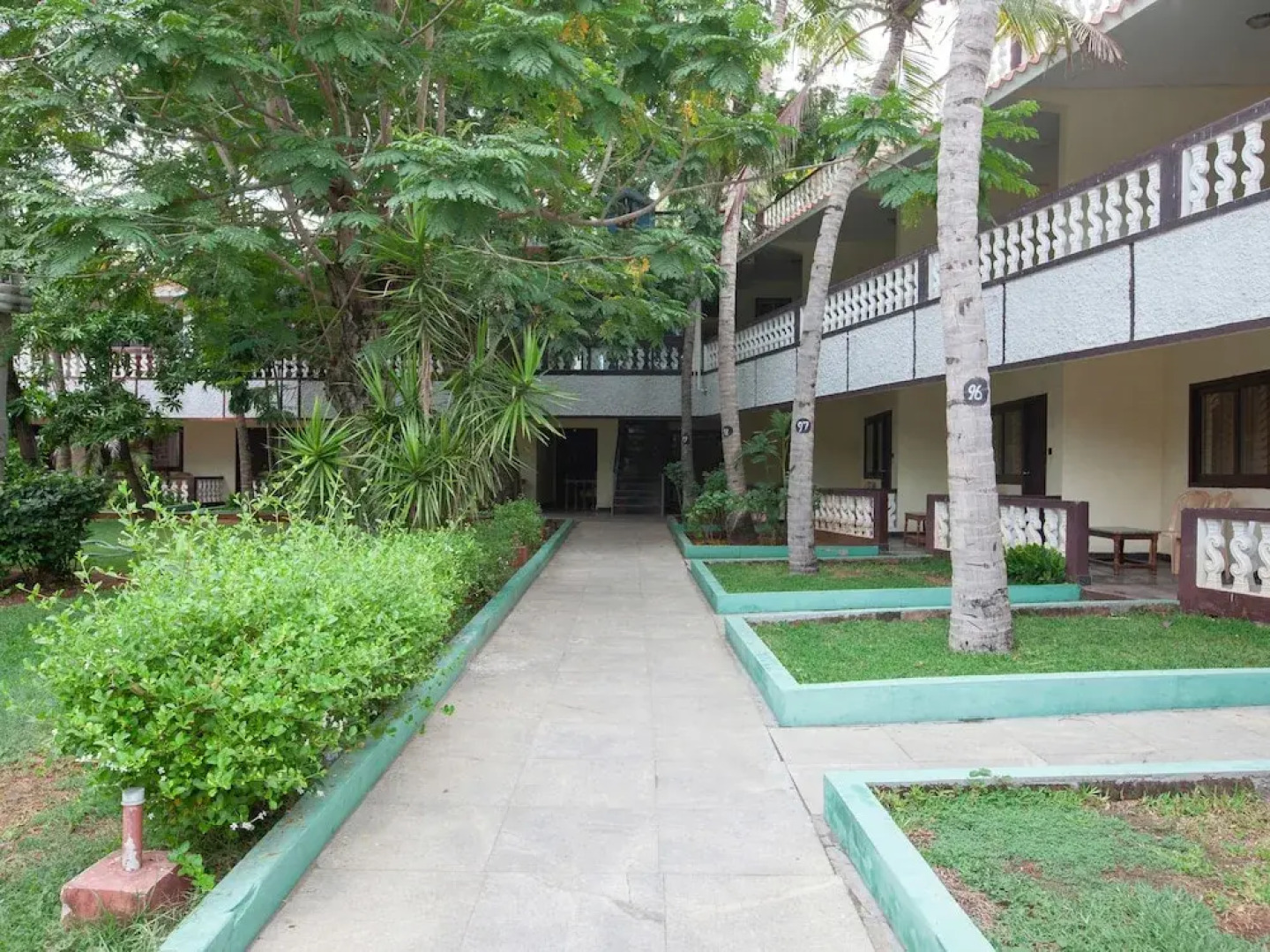 Capital O 40116 Sea Breeze Resort