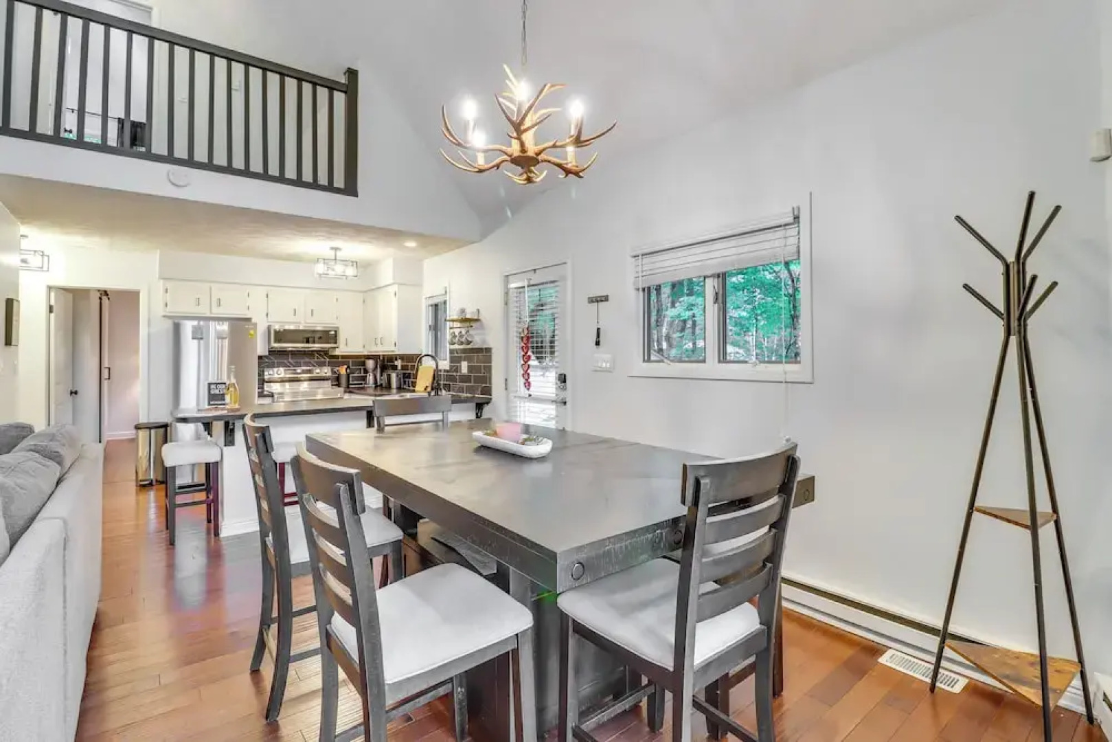 Deck, Fire Pit & Pool Access: Pennsylvania Home!