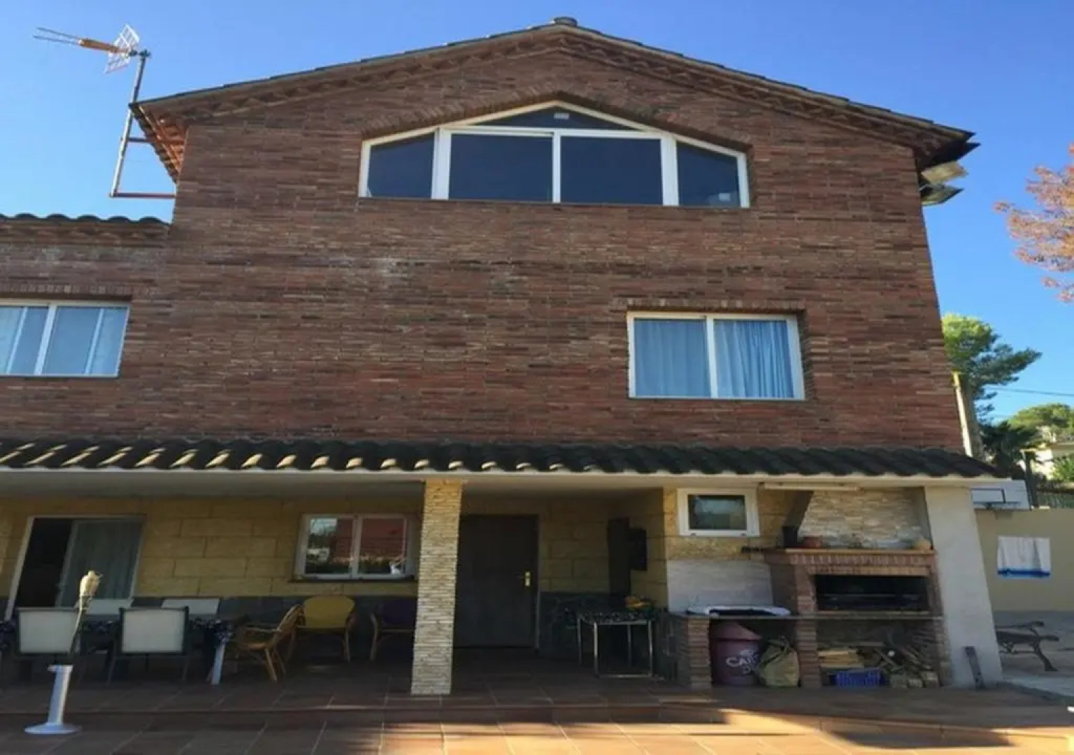 CALIFORNIA HOUSE IN CANYELLES by hlclub HUTB-15940