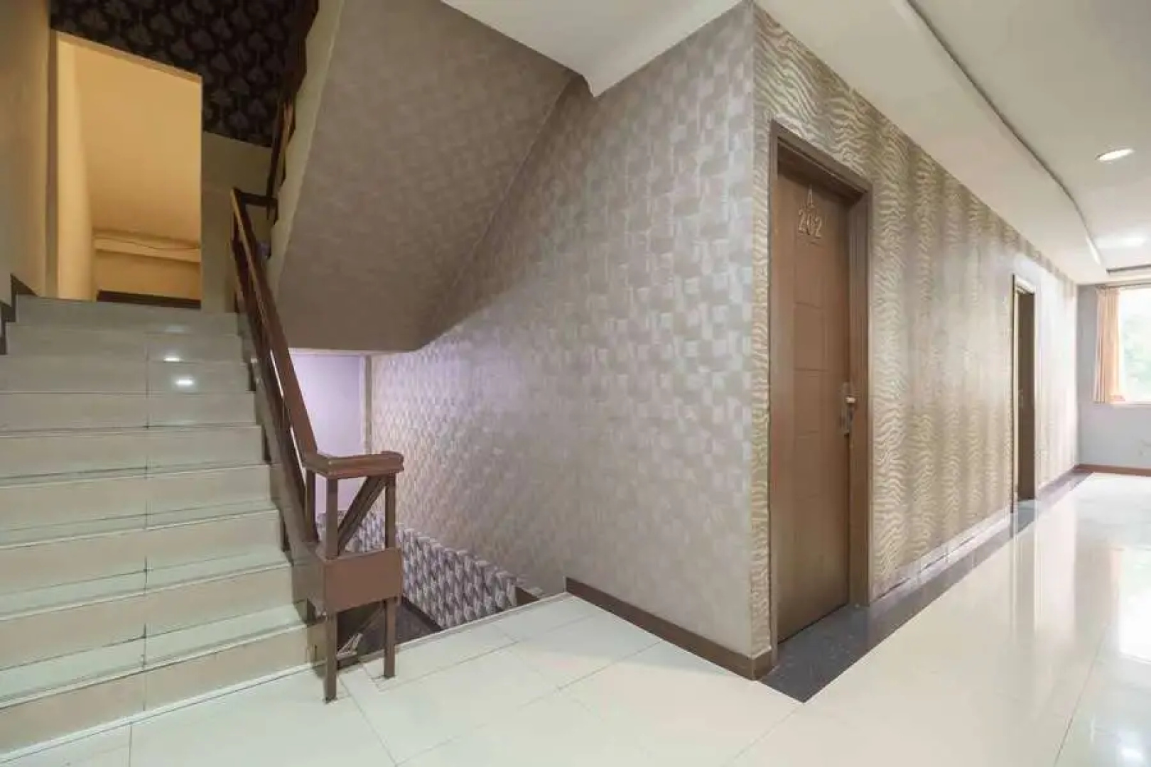 RedDoorz Plus near Lippo Cikarang Mall
