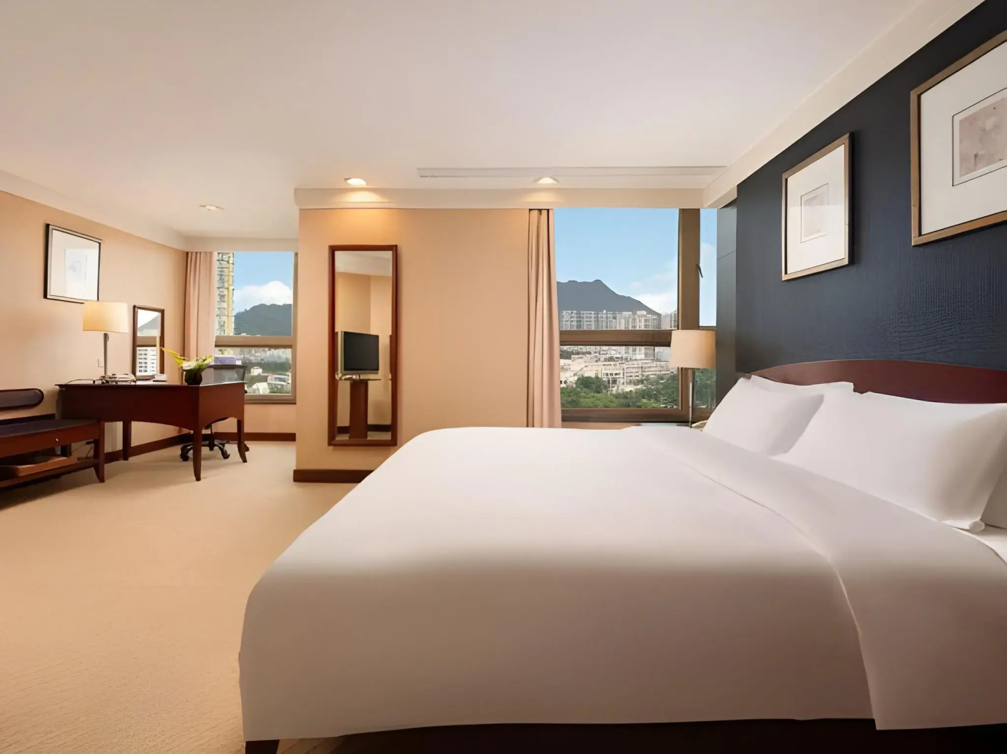 Parklane Hotel