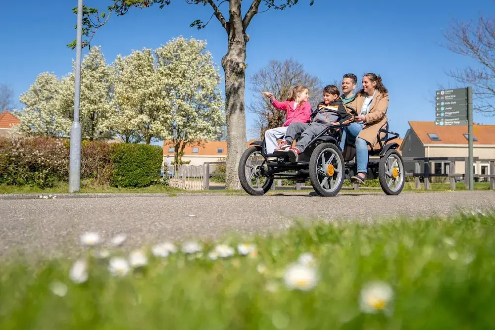 Restyled Bungalow With 2 Bathrooms, Near the Beach