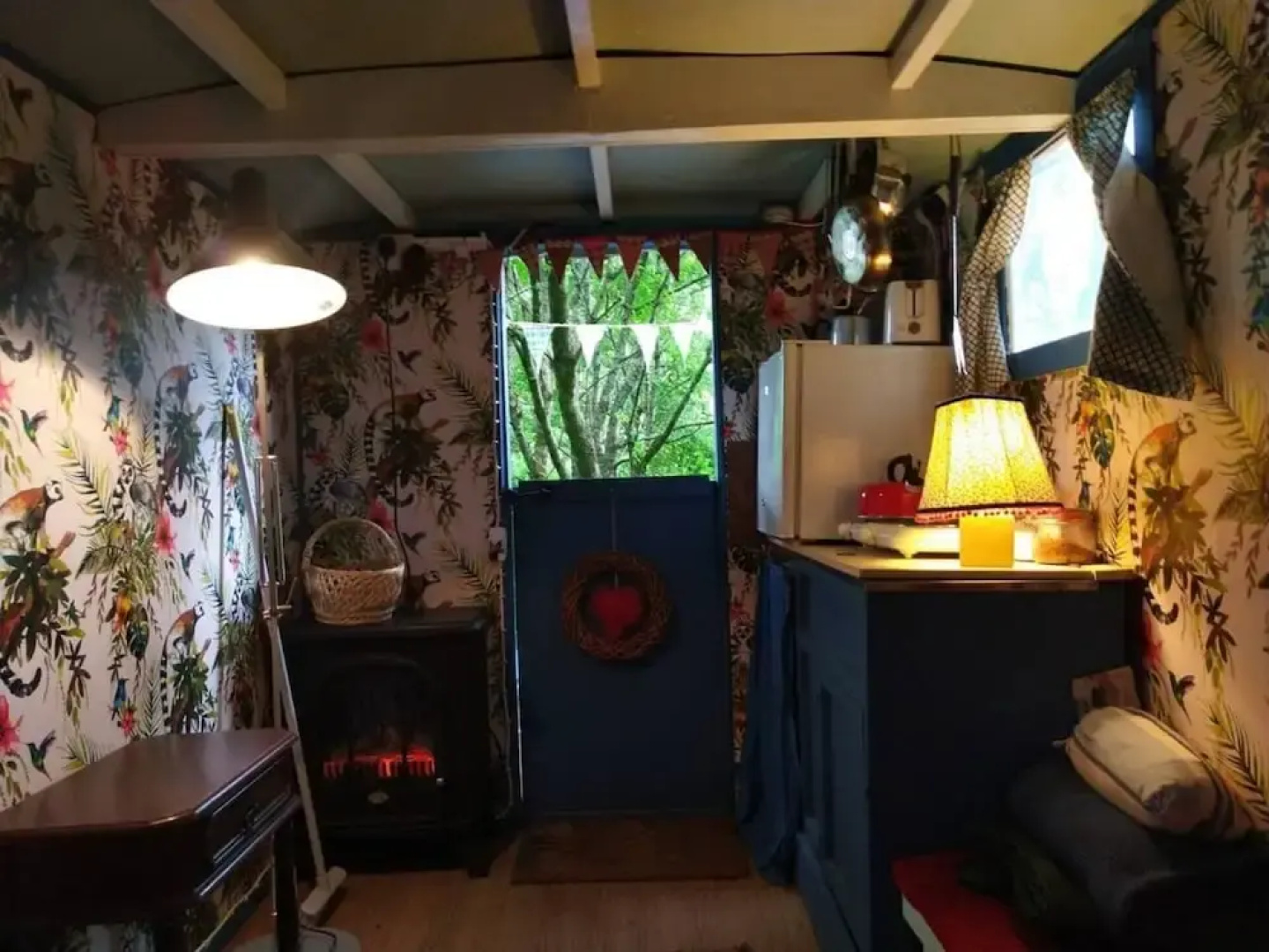 Pilgrims Shepherd's Hut - Goosewell Glynn Glamping