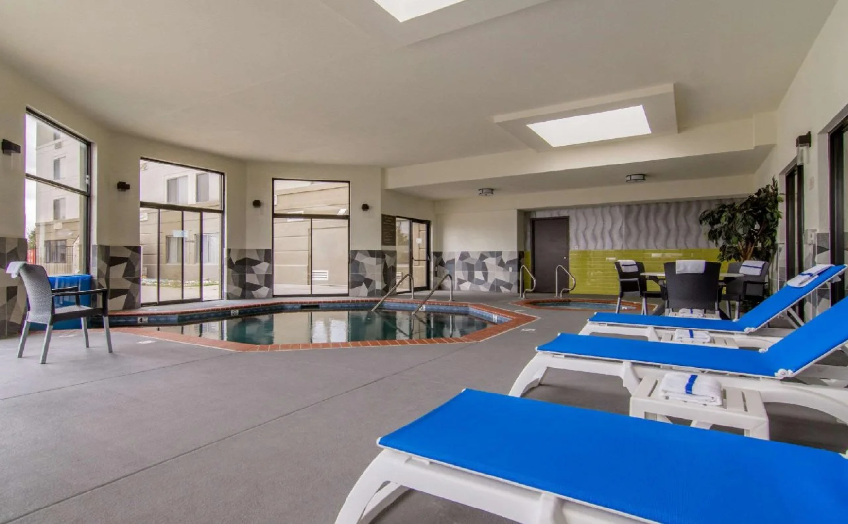 Comfort Inn & Suites Wichita Northeast