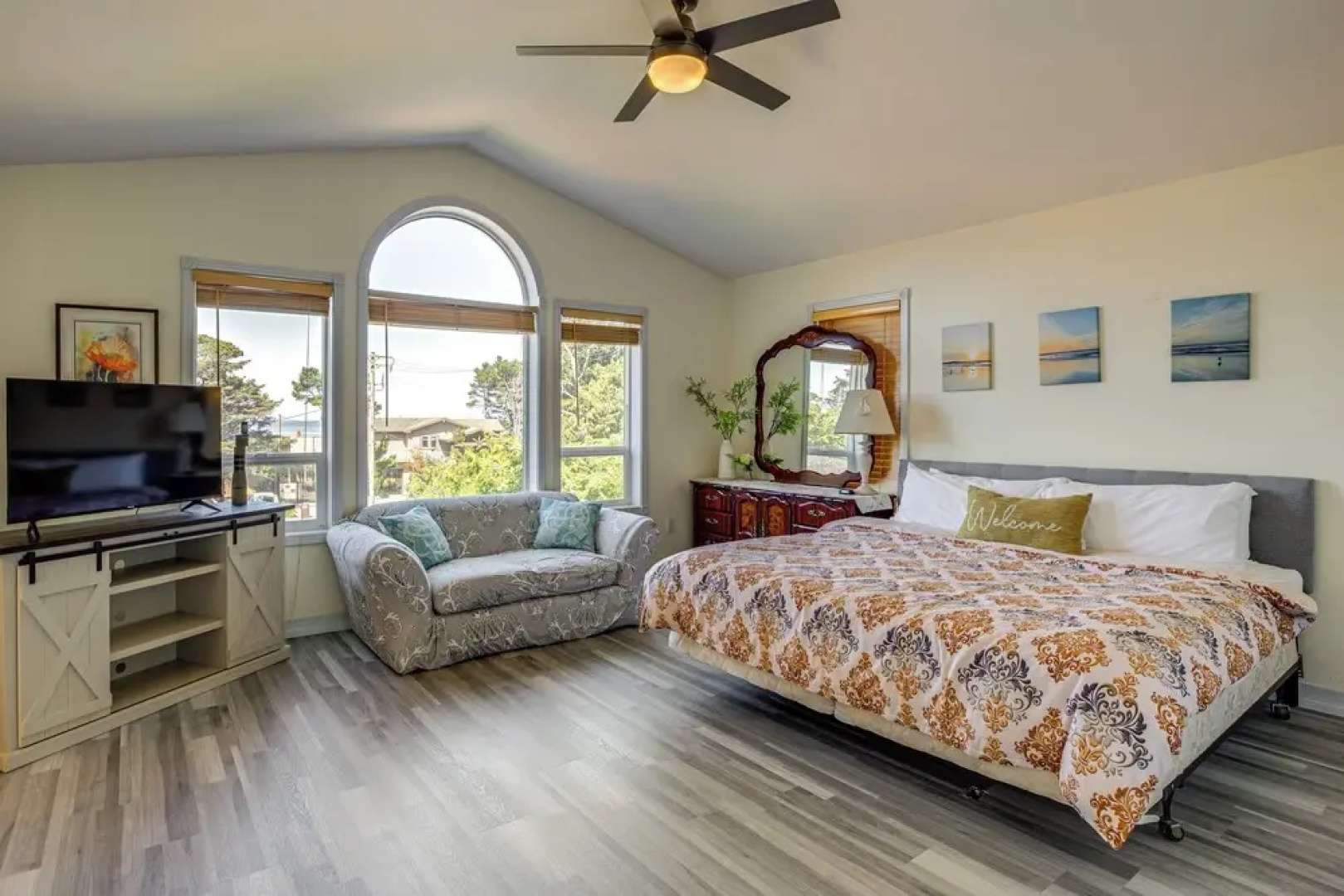 Walk to Shore: Home w/ Deck in Rockaway Beach!
