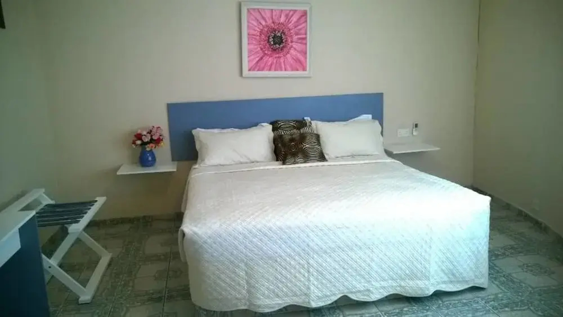 Sindola Safari Lodge