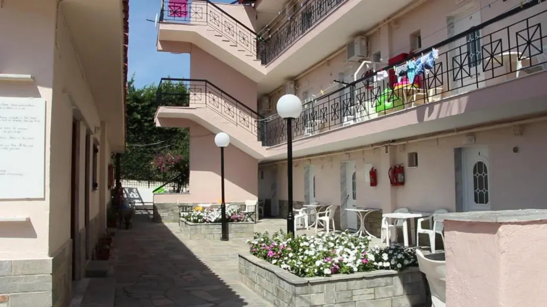 Theramvos Studios By Thomas