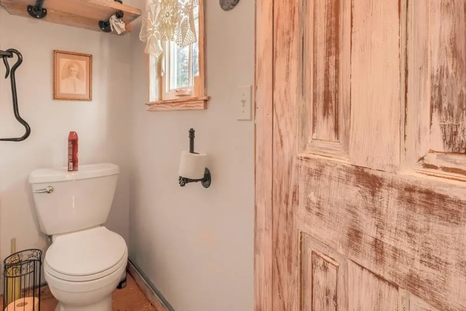 Pet-friendly Wimberley Cabin w/ Fire Pit & Hot Tub