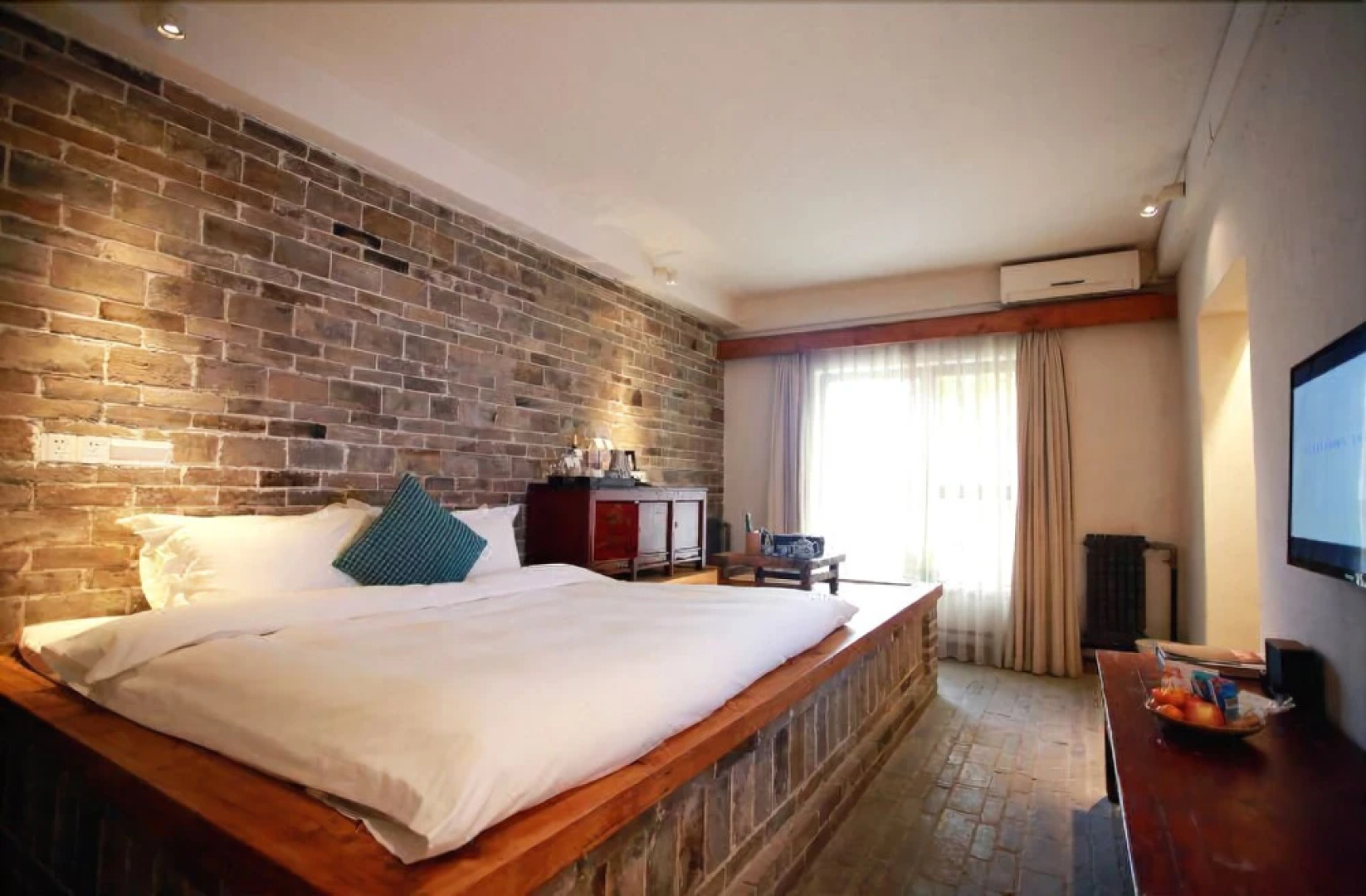 Zuoyouke Theme Hotel