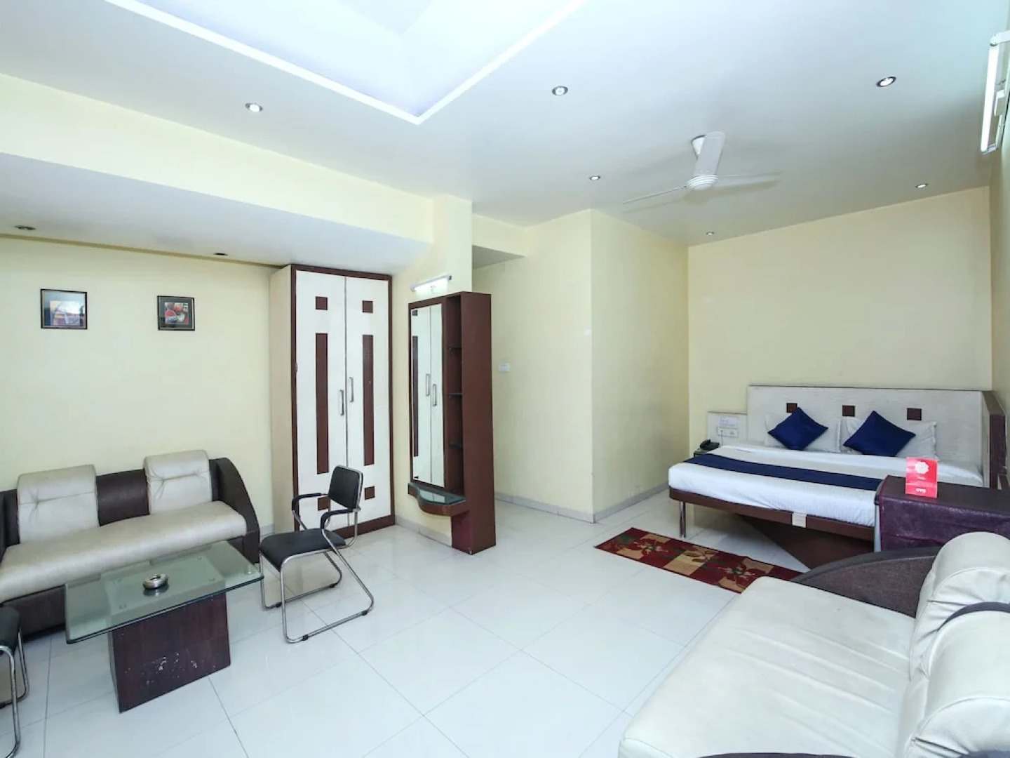 OYO 15144 Hotel Ankit