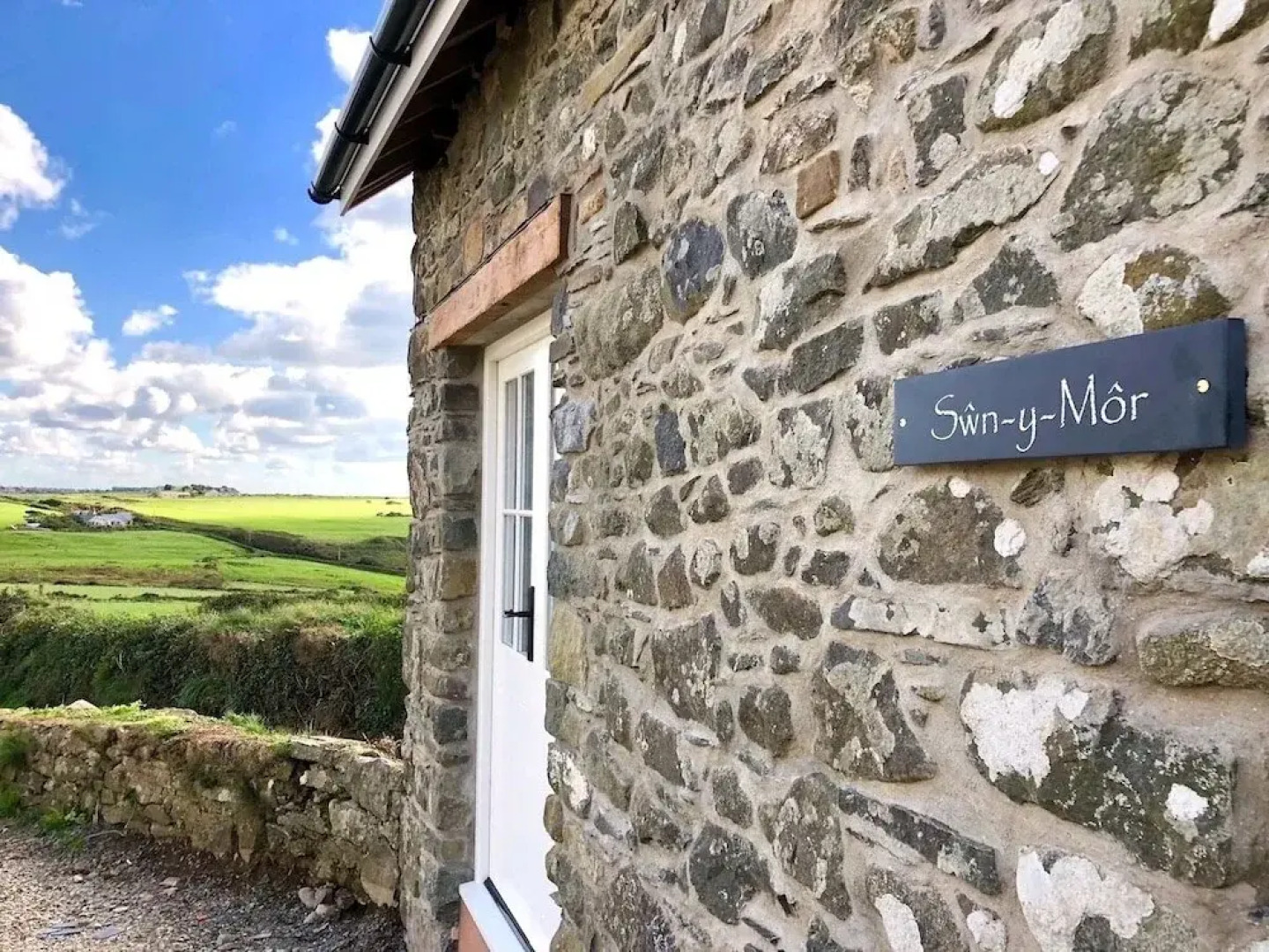 Swn y Môr - 1 Bedroom Cottage - Whitesands