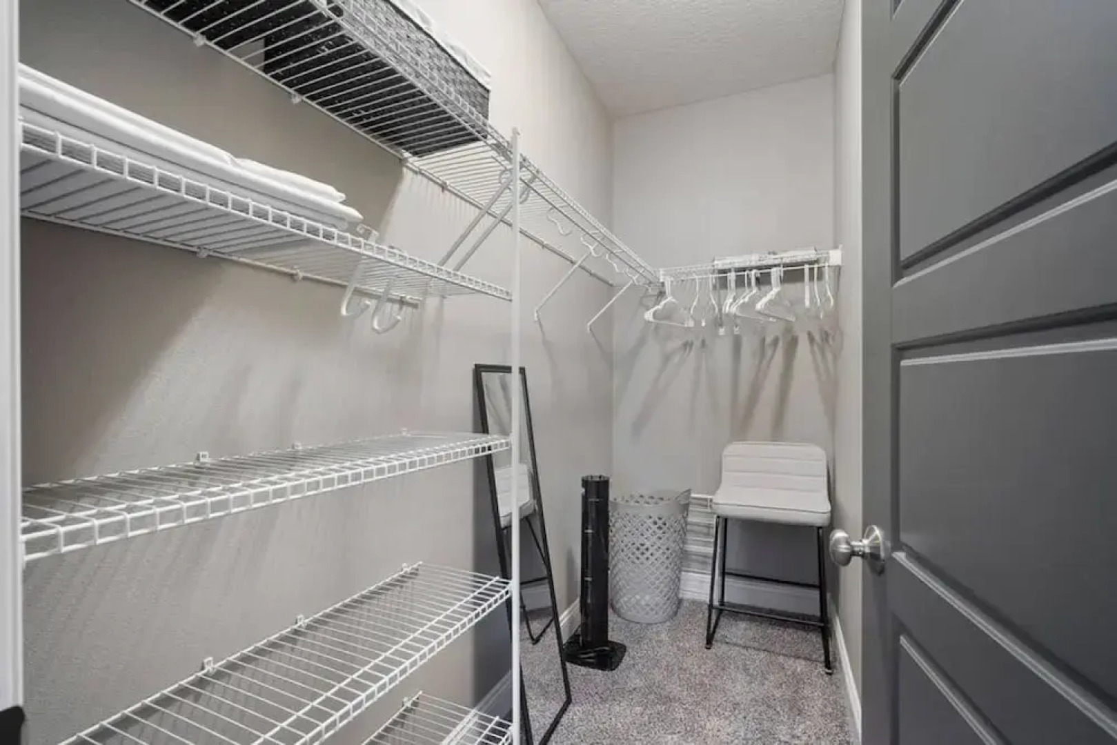 West Des Moines- Garage Gym Pool Jordan Creek