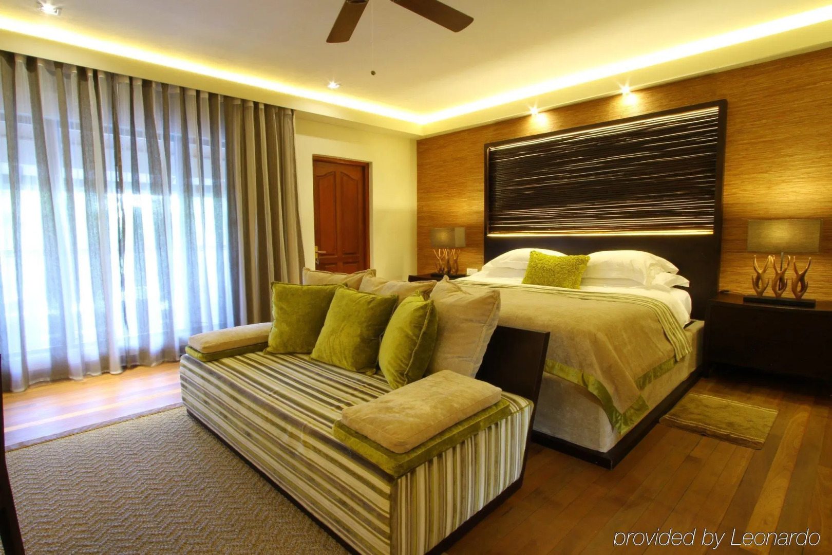 Курорт Kurumba Maldives