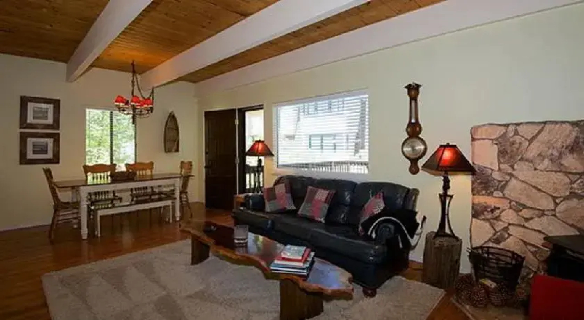 RedAwning 15 Cedar Crest