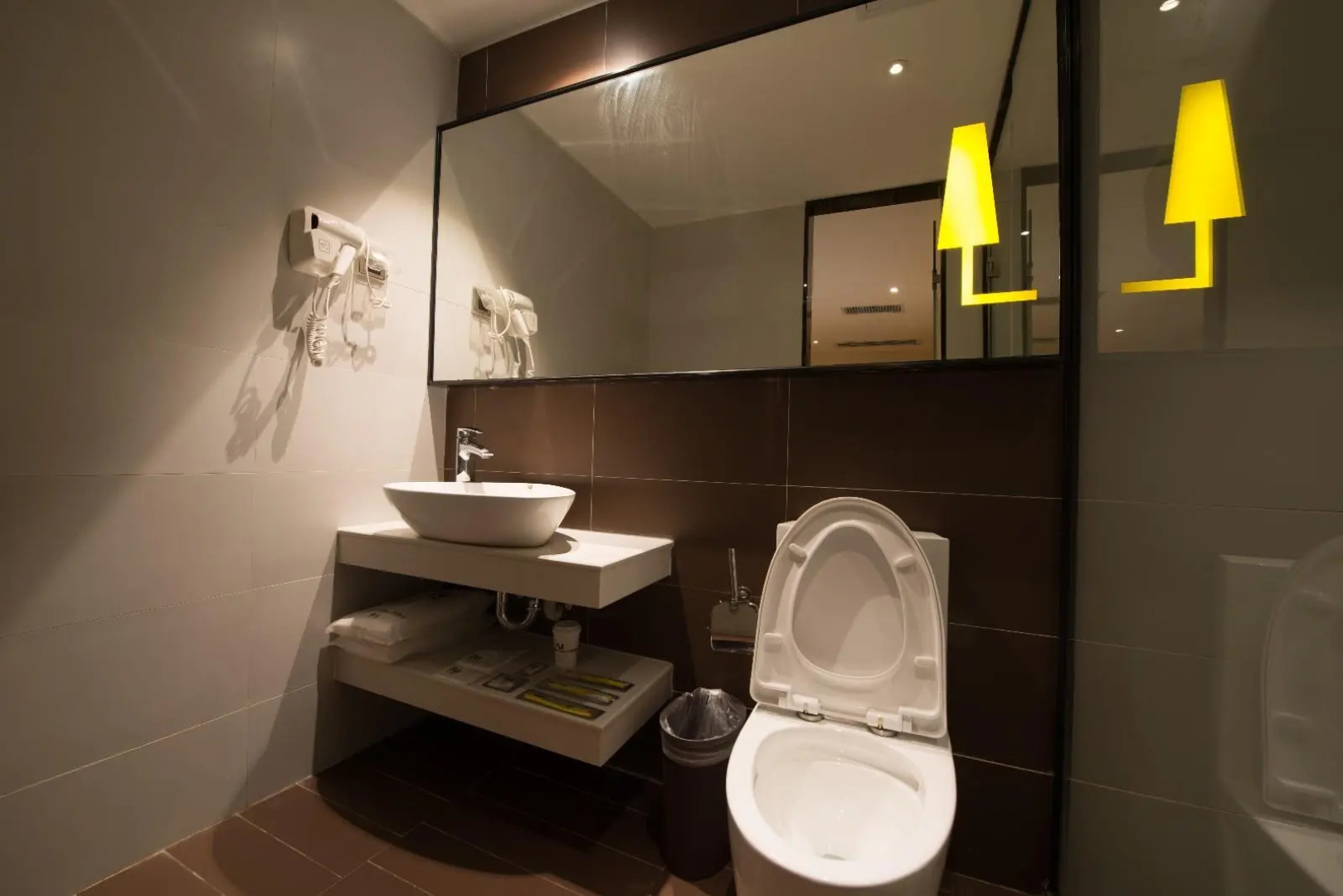 IU Hotels·Xiangyang Laohekou Dongqi Street