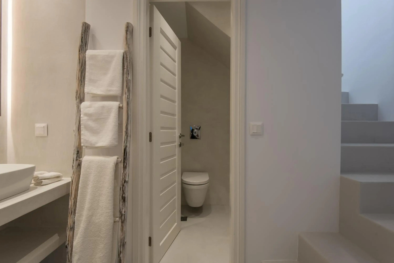 Alexandros Suites & Apartments