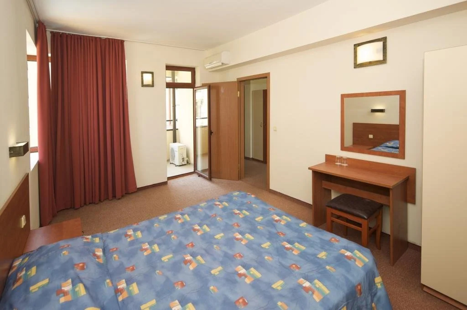 Hotel Lira