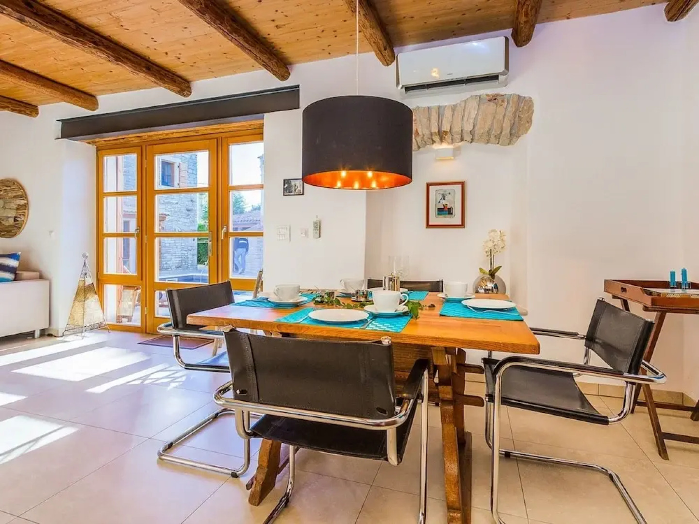 Beautiful Villa Consisting of two Houses With Private Pool, Near Pula and Beach