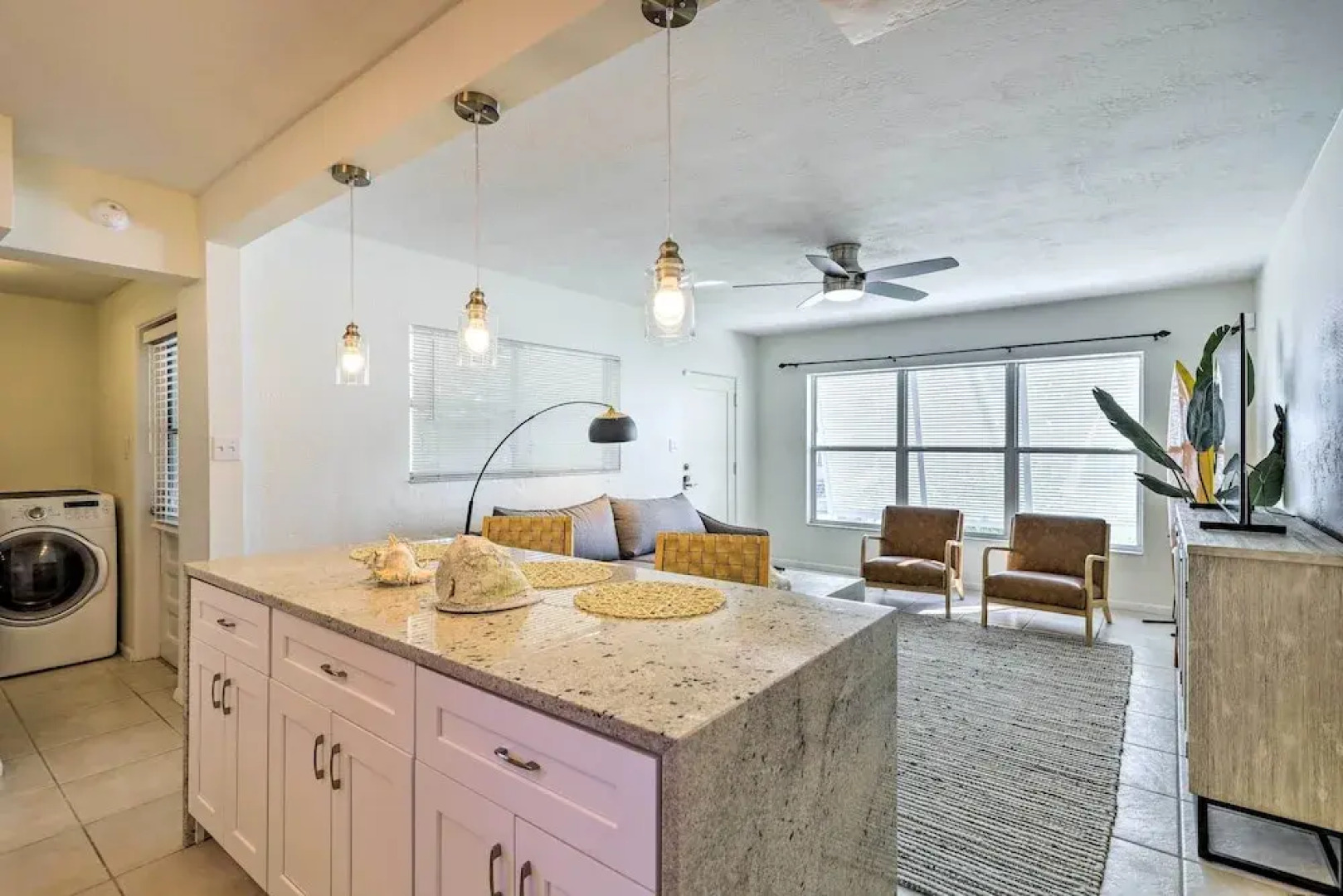 Cute & Cozy Florida Duplex: Walk to Beaches!