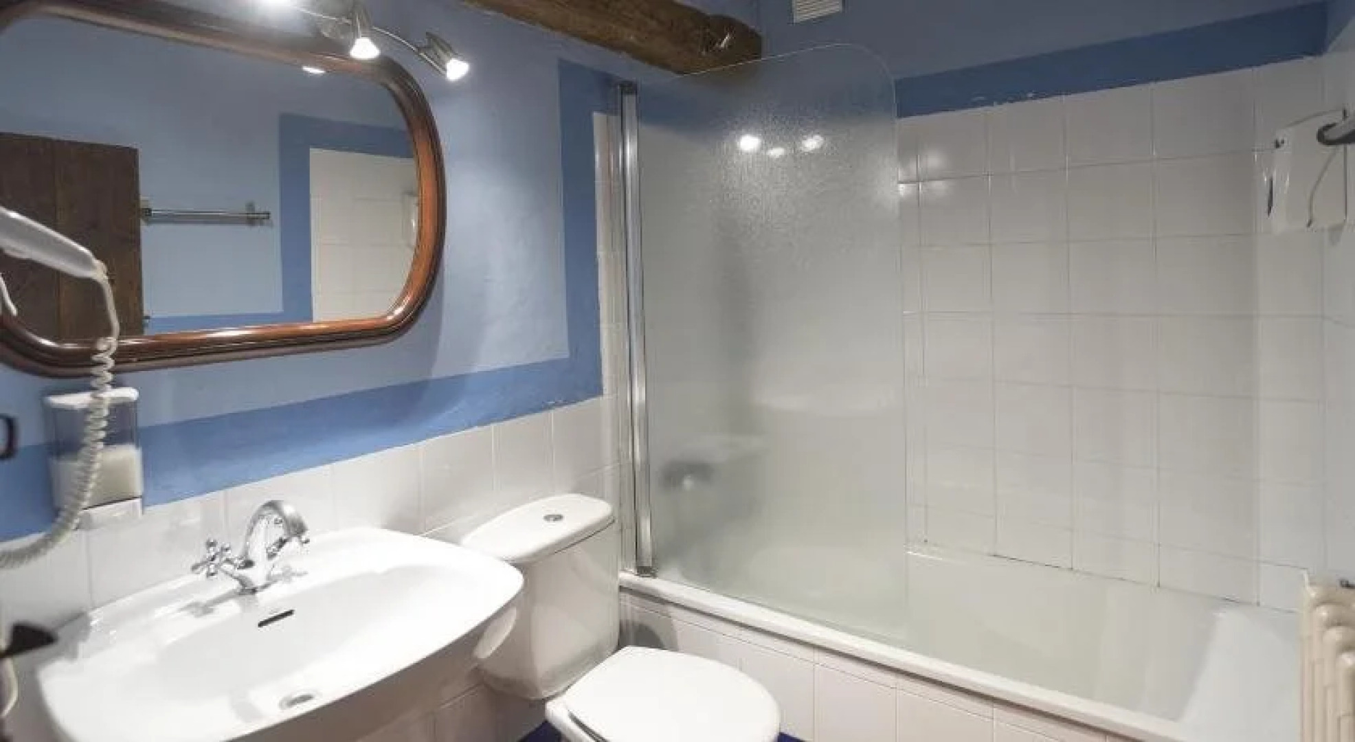 Alojamiento Rural Font del Roser