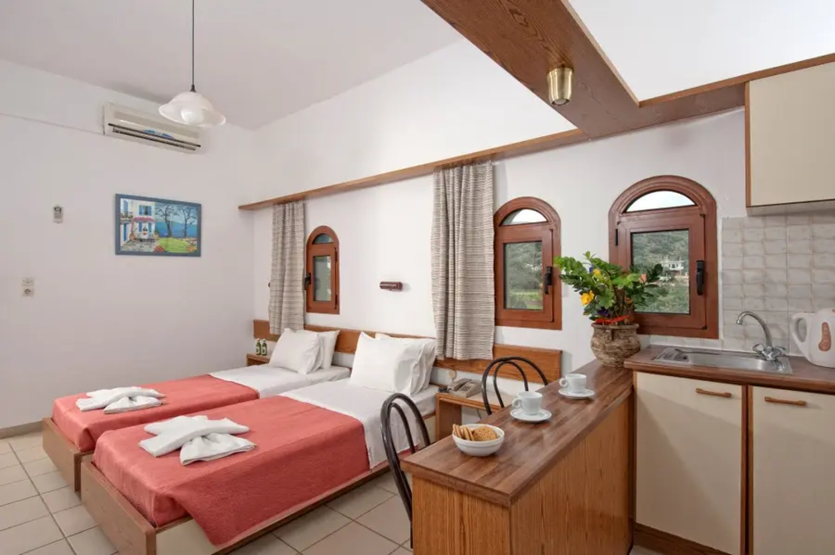 Kiriakos Studios Apartments