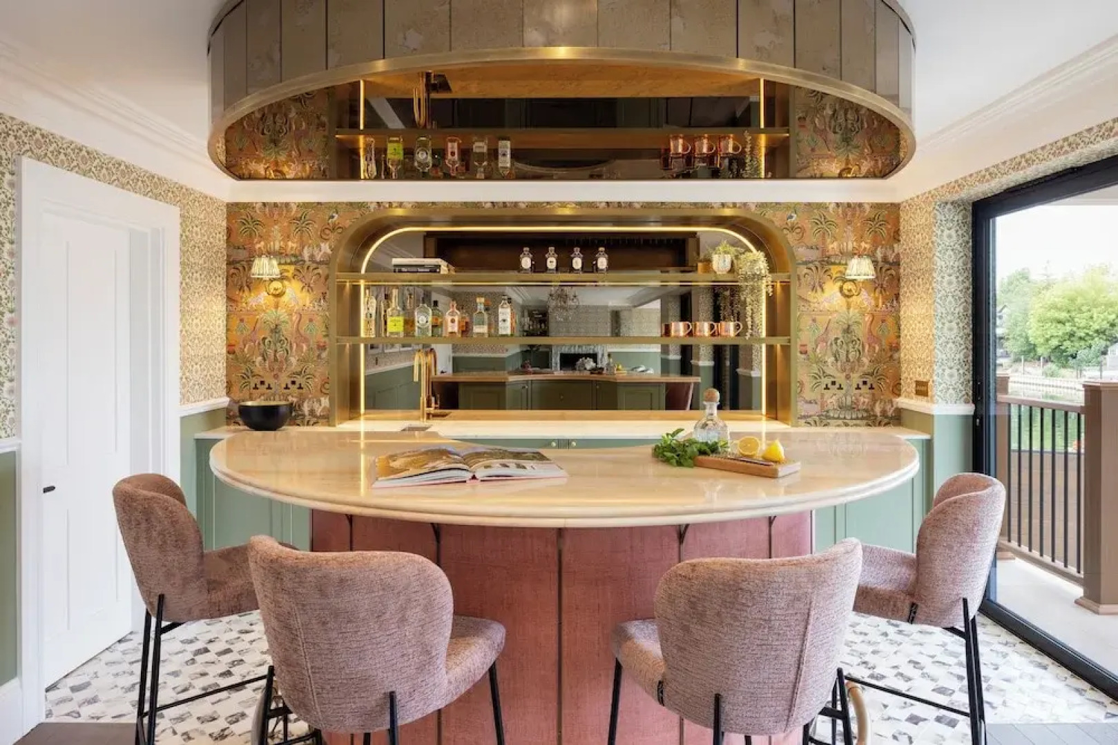 Thames Mansion - River View