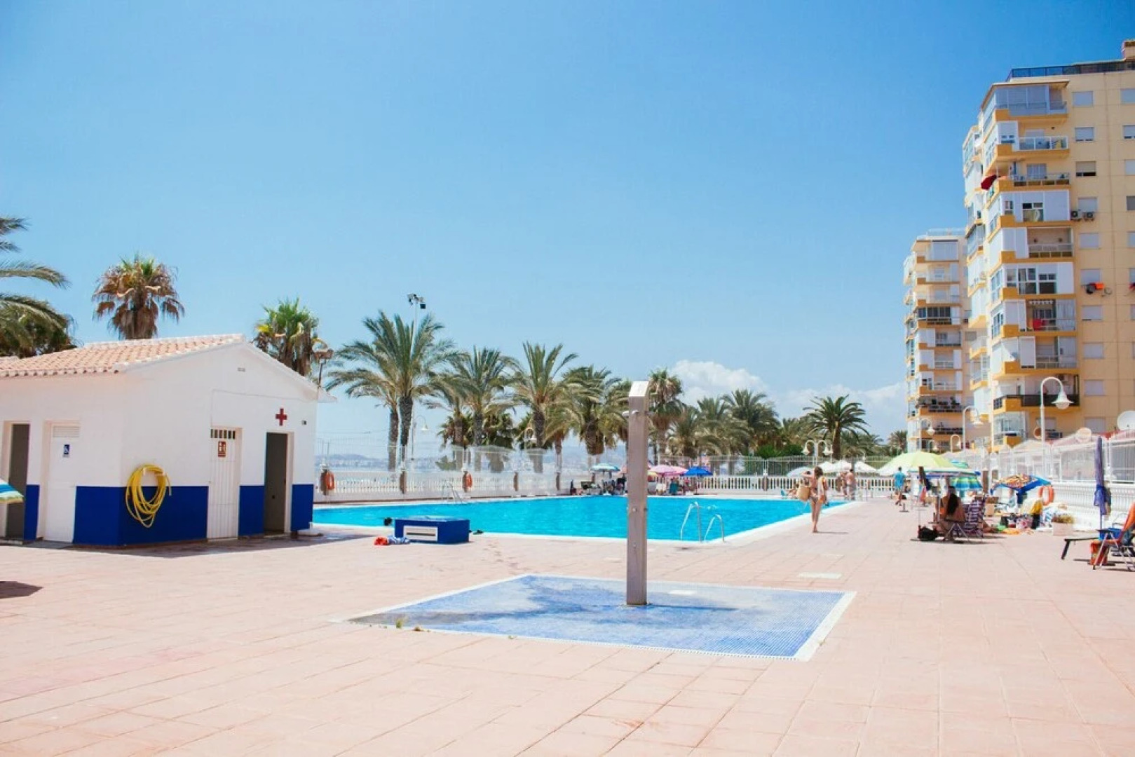 Loft en Residencial 1a Linea con piscina