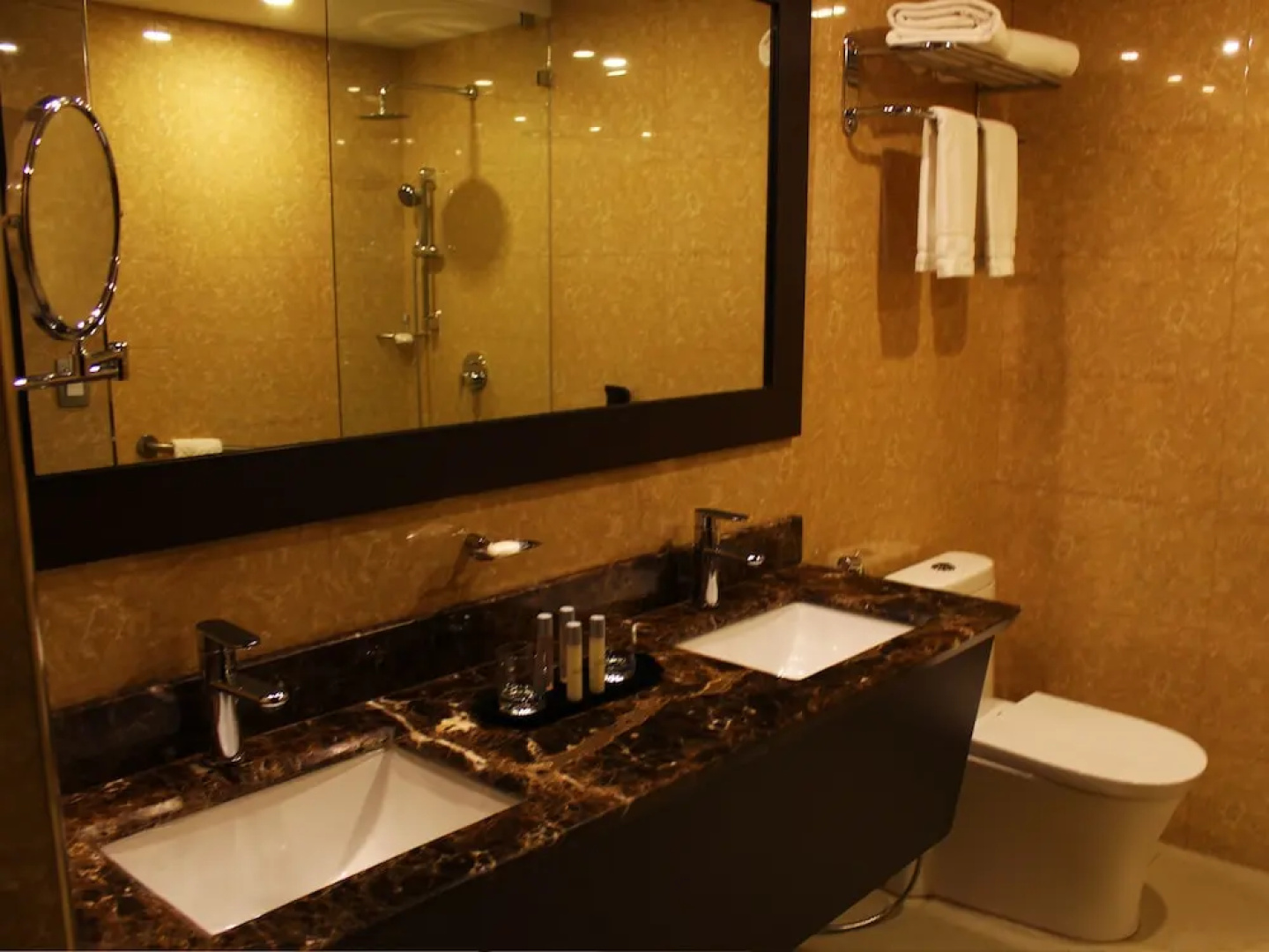 Waldorf Hotel Boutique