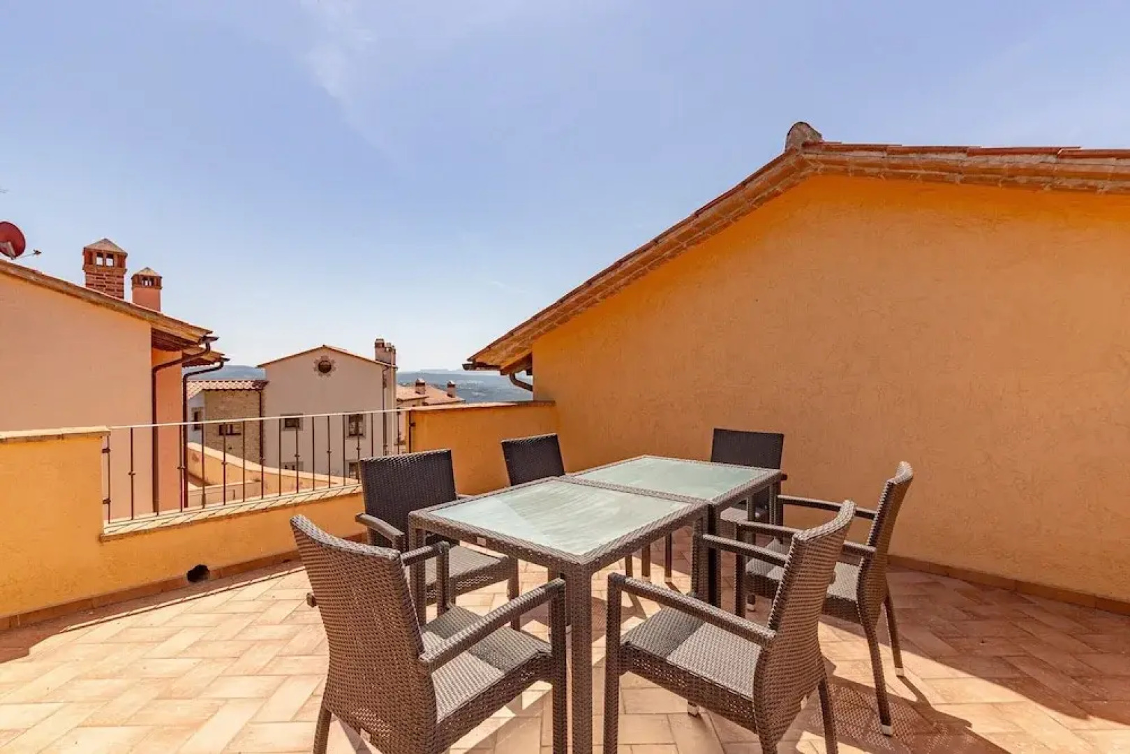 The Tower With Amazing View Shared Pool