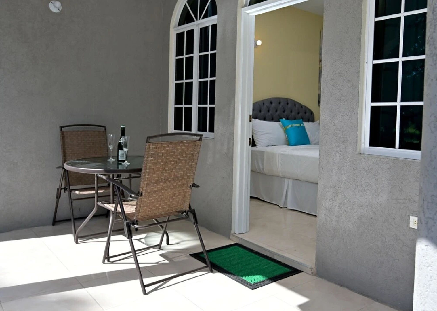 Champagne Villa