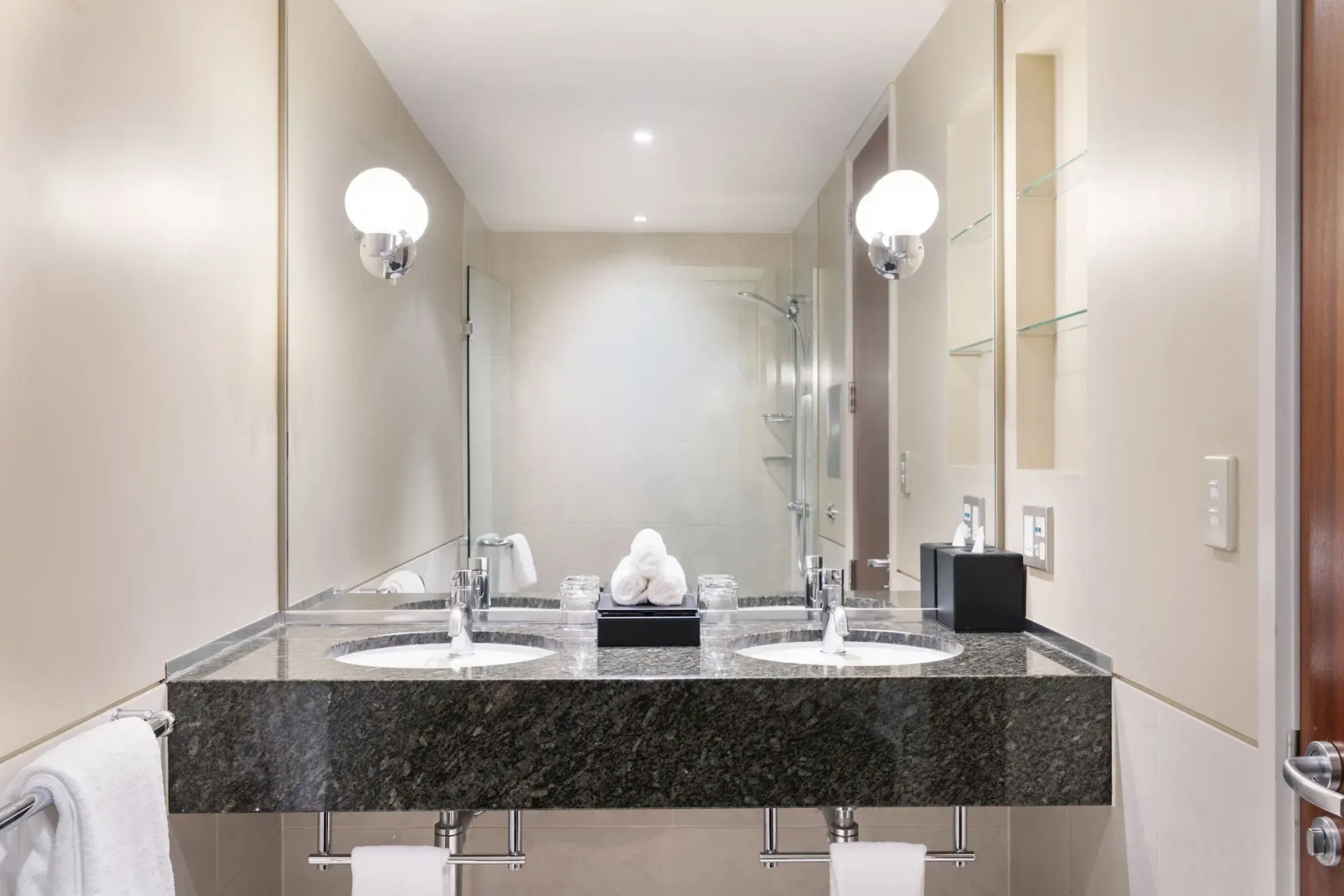 Pullman Auckland Hotel & Apartments