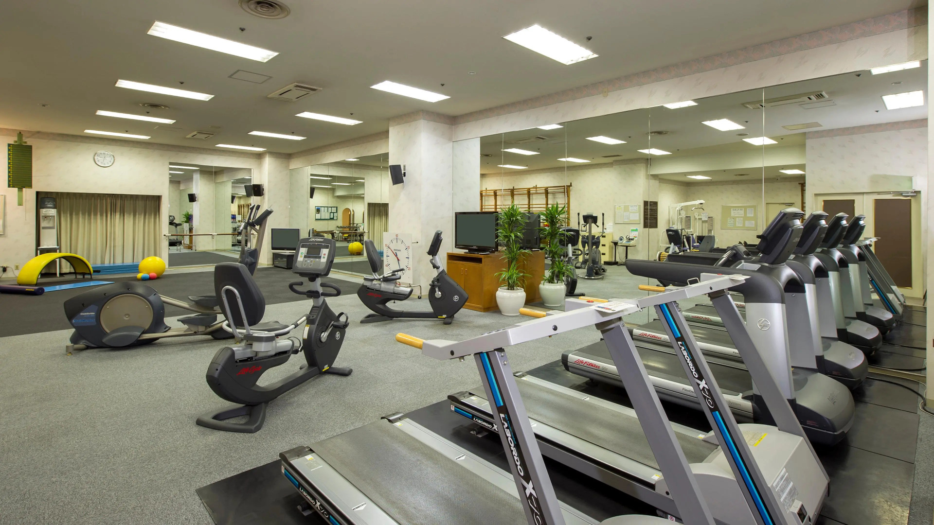 Отель ANA Crowne Plaza Hiroshima, an IHG Hotel