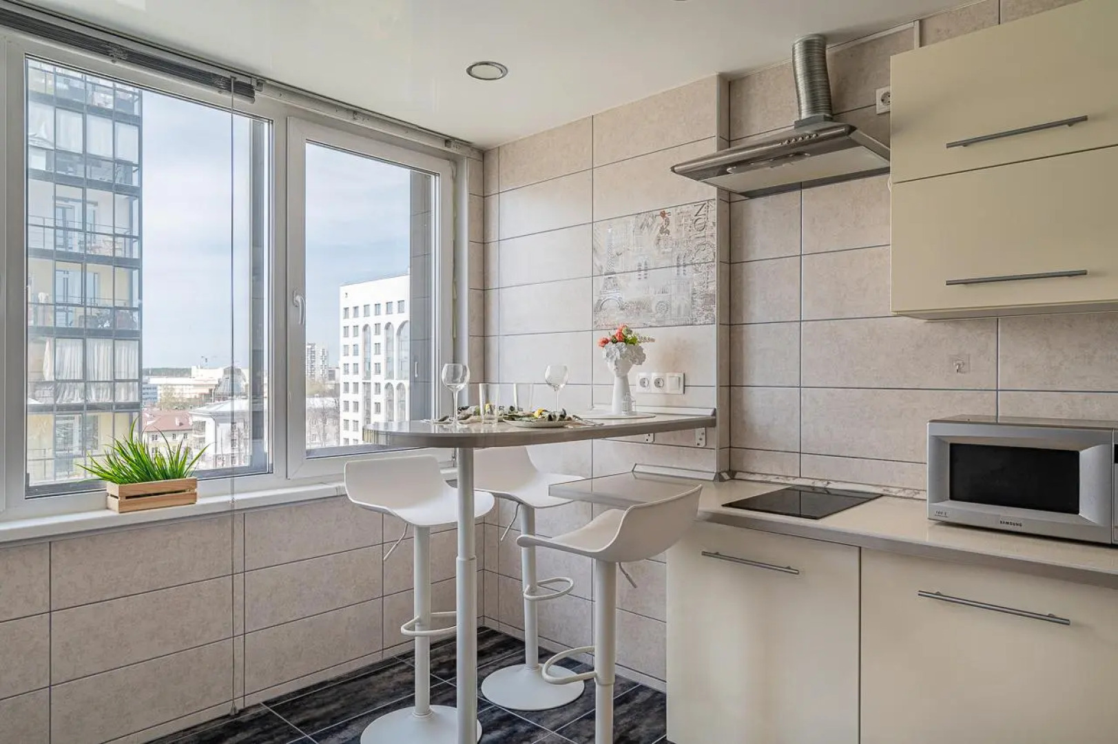 Хорошего дня на улице Александра Козицына 12