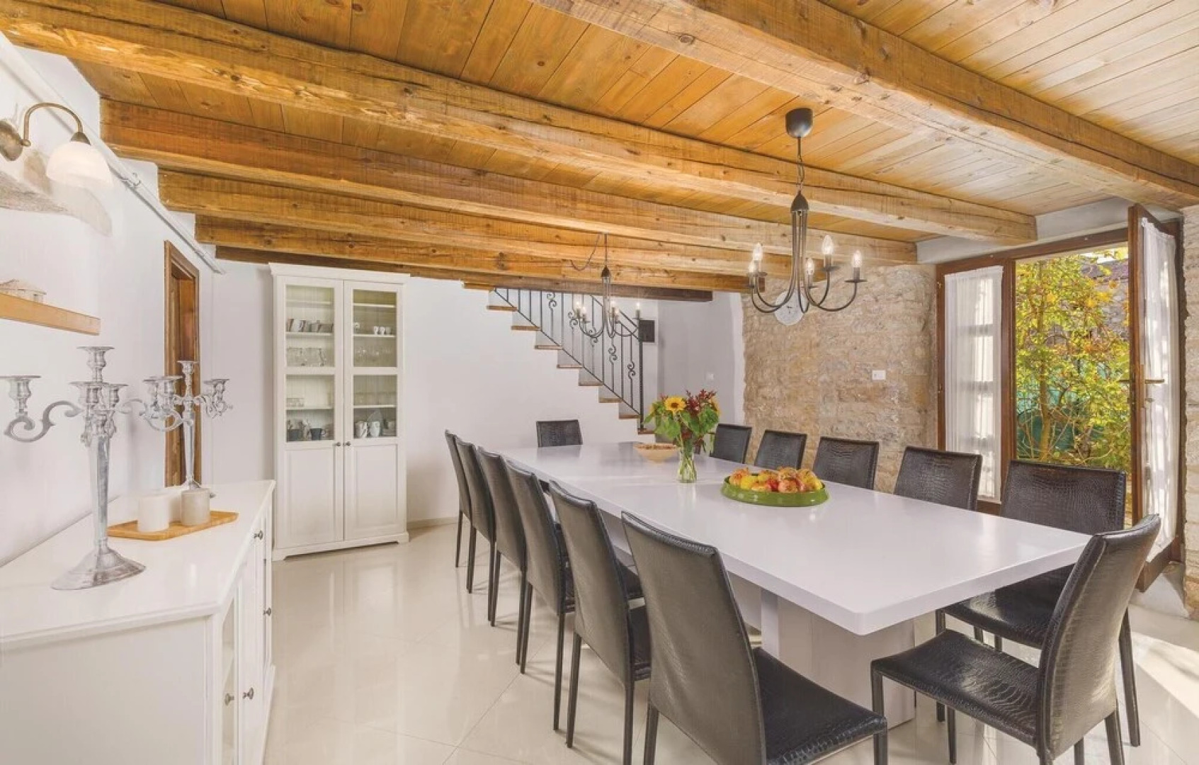 Beautiful Home in Kanfanar With Jacuzzi, Wifi and 7 Bedrooms