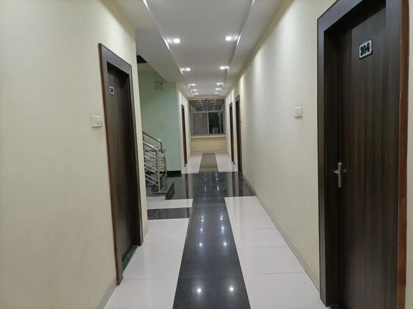 Hotel Paradise Residency