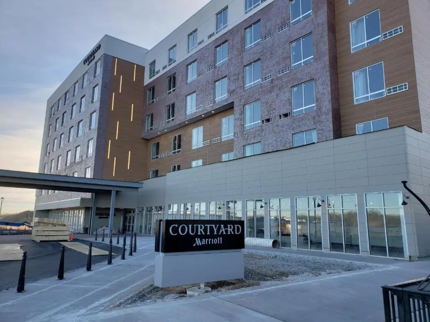 Courtyard by Marriott North Brunswick
