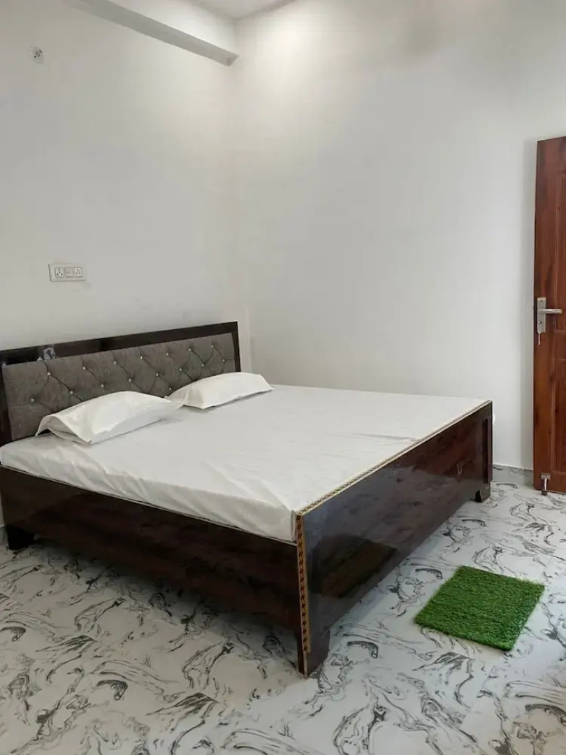 Goroomgo Ayodhya Dham Guest House Ayodhya