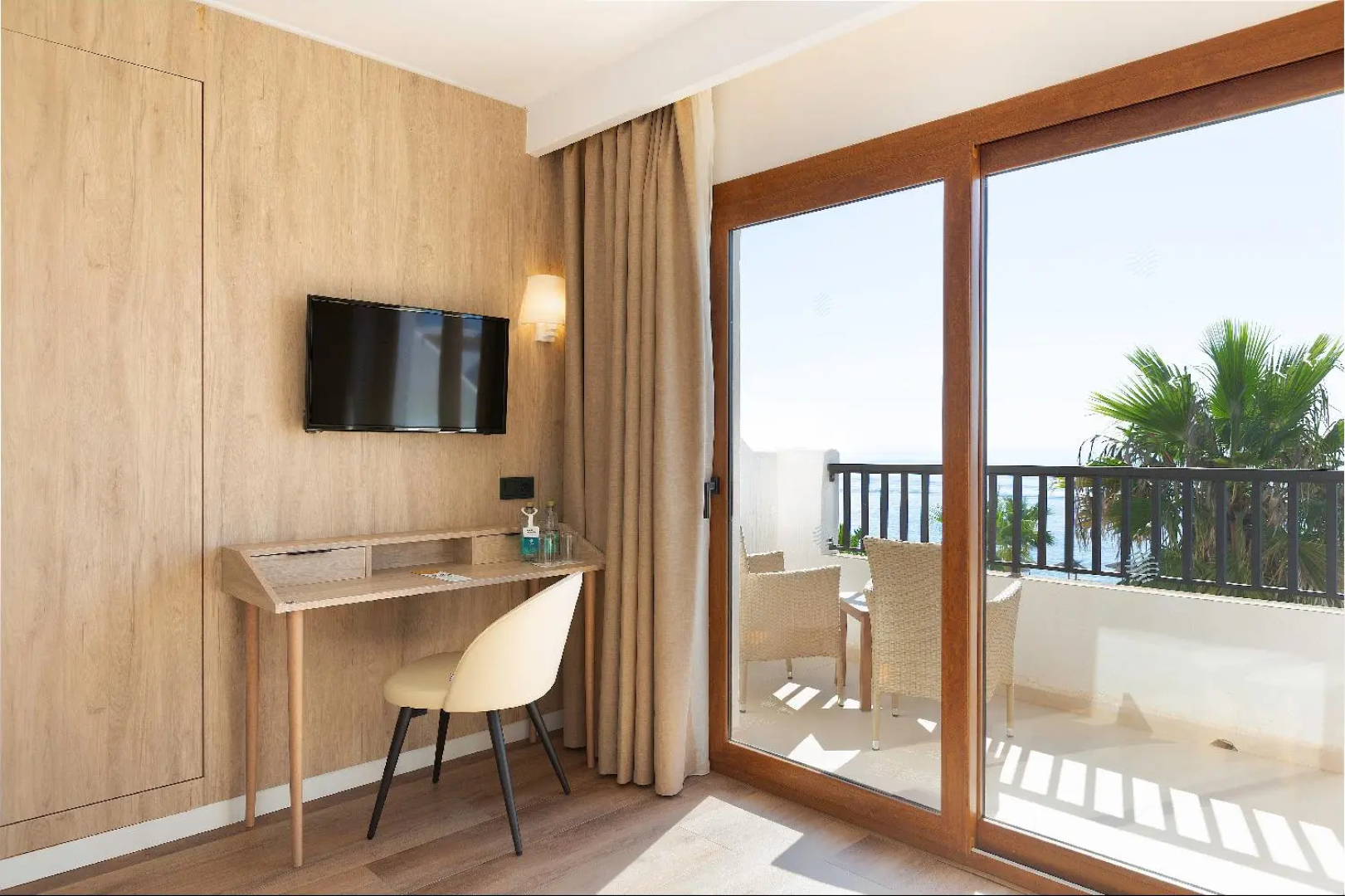 Alua Suites Las Rocas