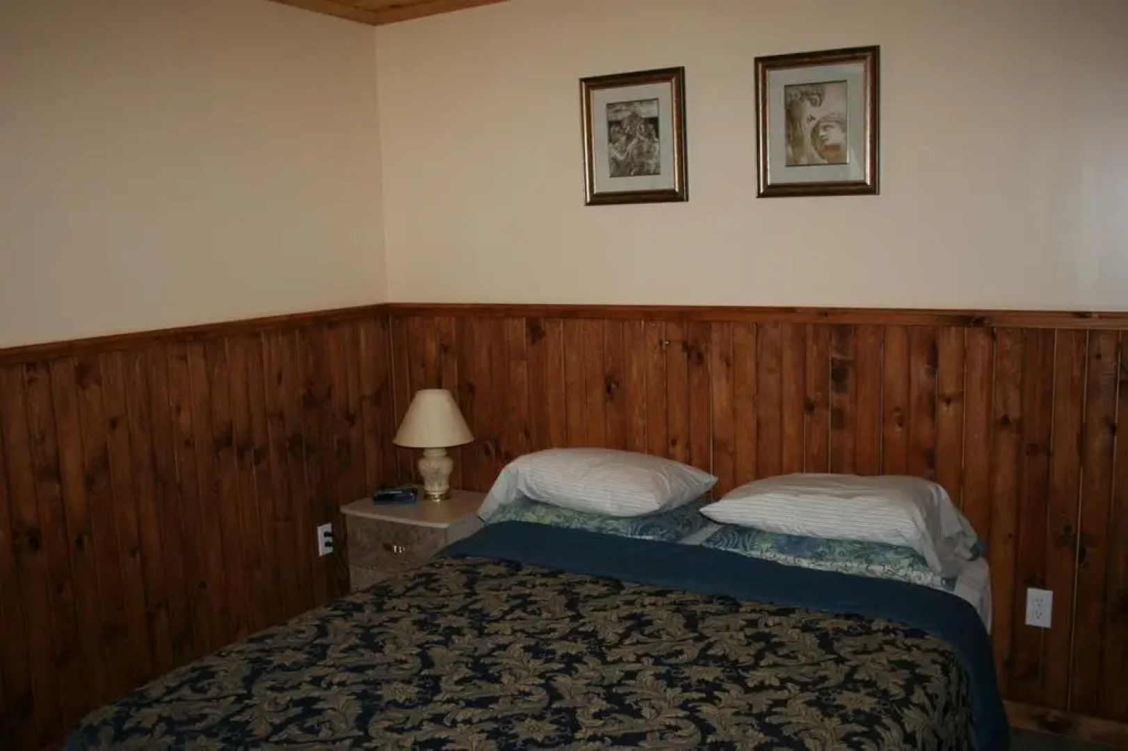 Auberge Aux Toits Rouges