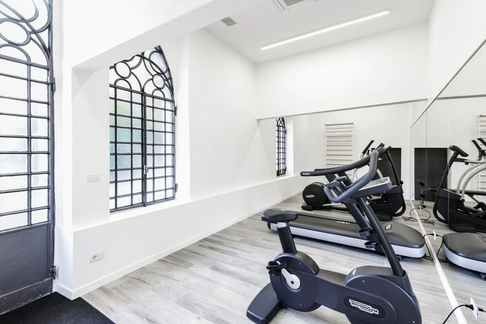 Villa Liberty - Lake Como Rooms & SPA