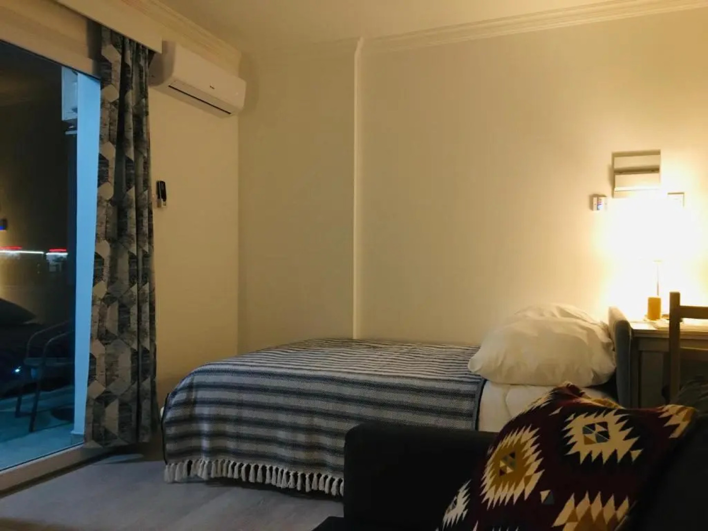 Royal Life Residence Poseidon Studio