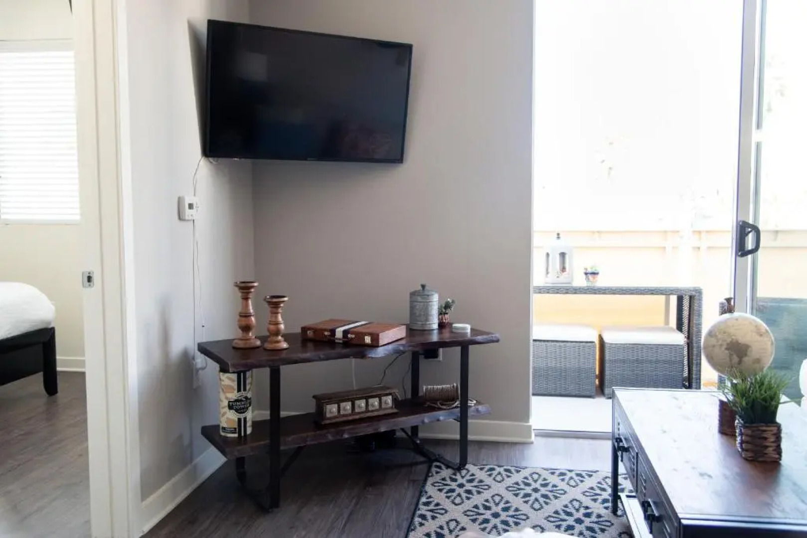 Santa Monica 2 Bed/ 2 Bath