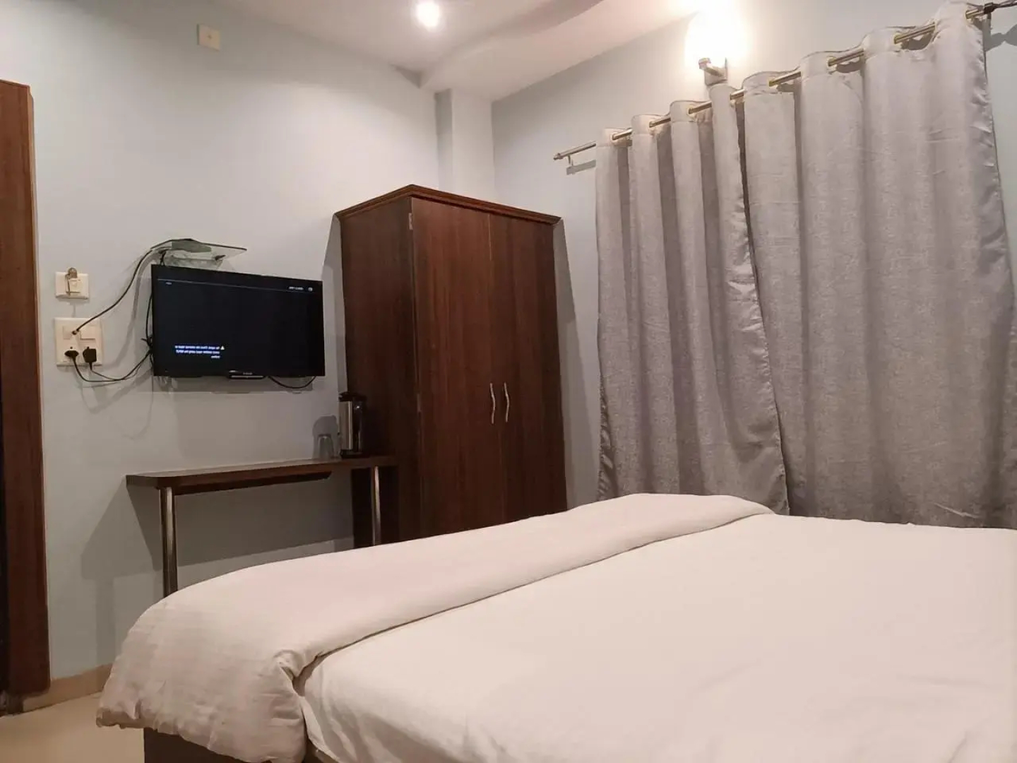 Hotel Paradise Residency