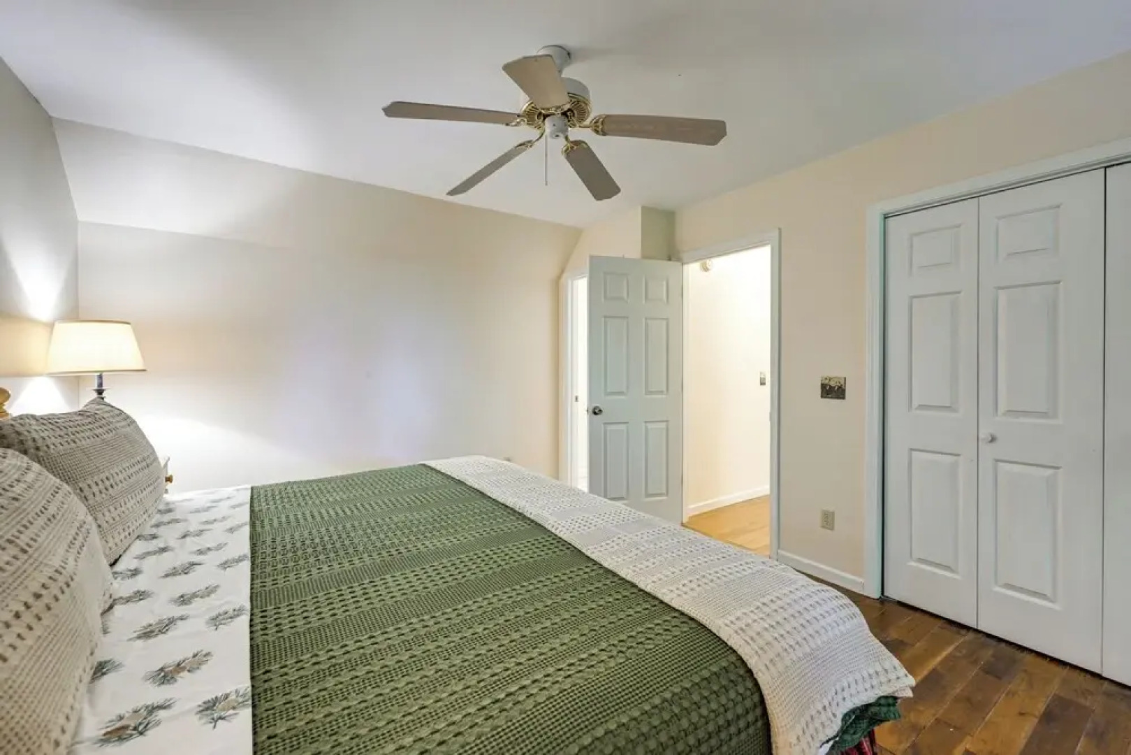 Near Highlands: 36-acre Scaly Mountain Lodge