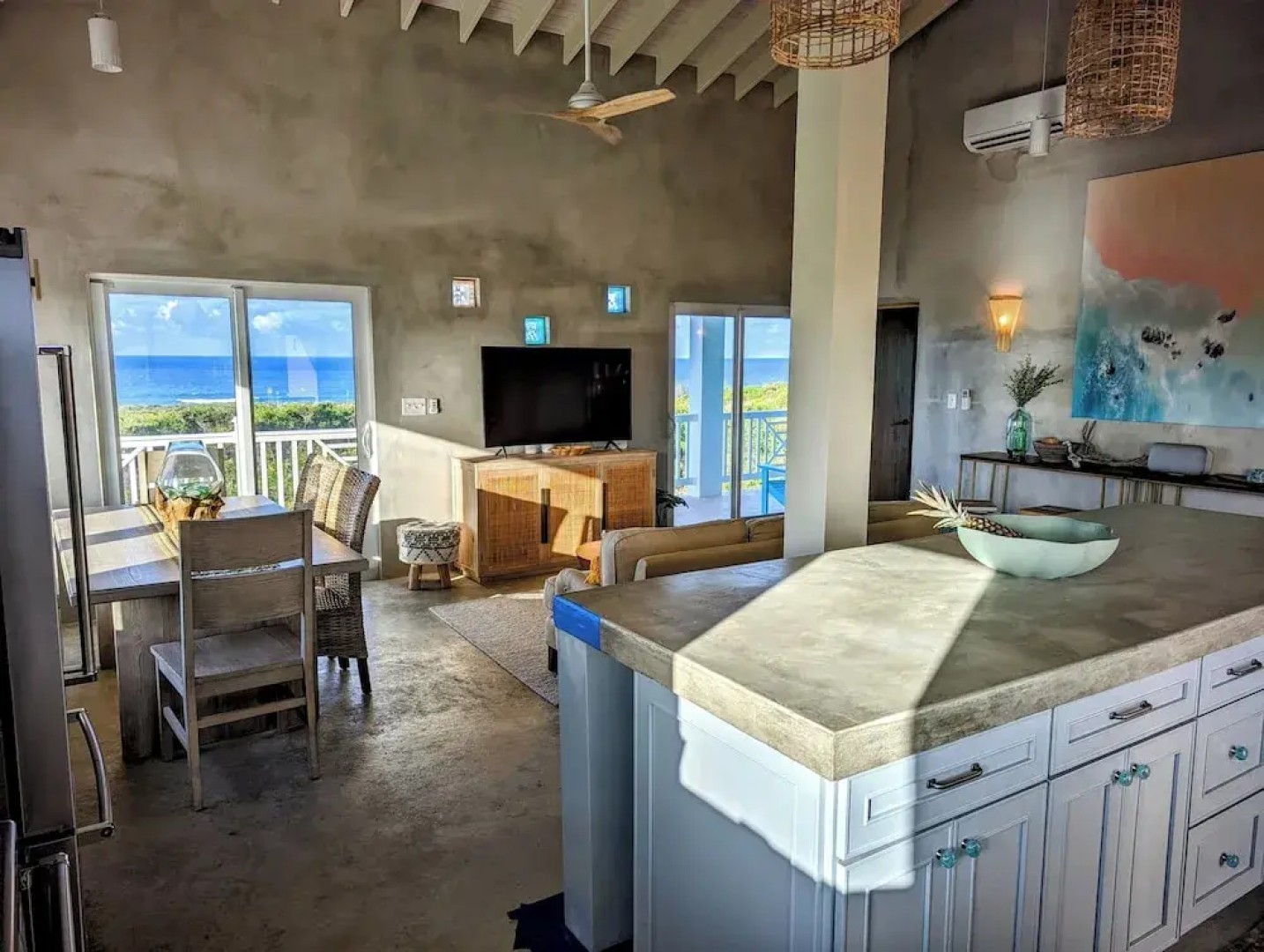 Paradise Cove: Oceanfront Haven With Infinity Pool